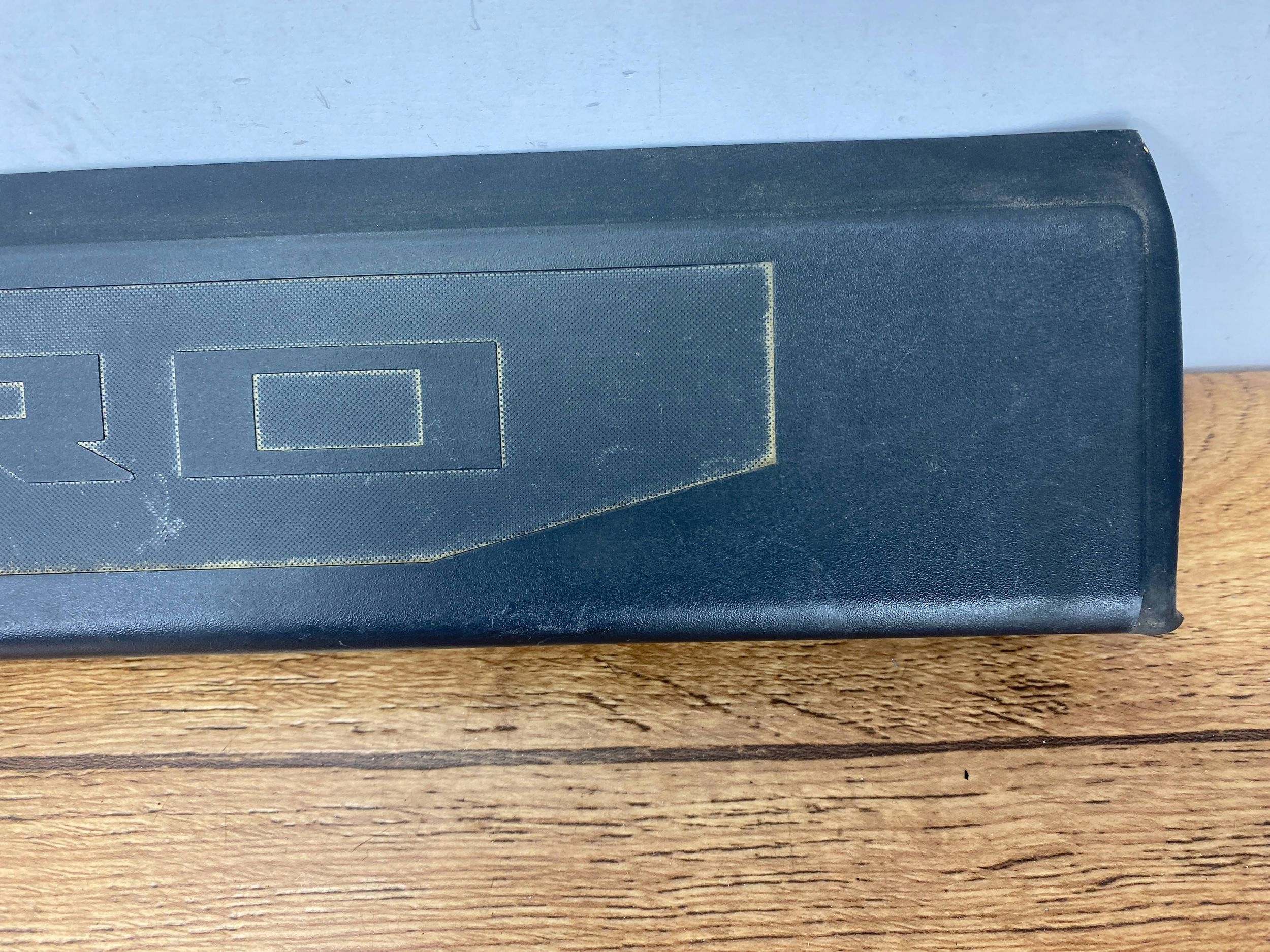 cap threshold door przednich Chevrolet Camaro 2016+
