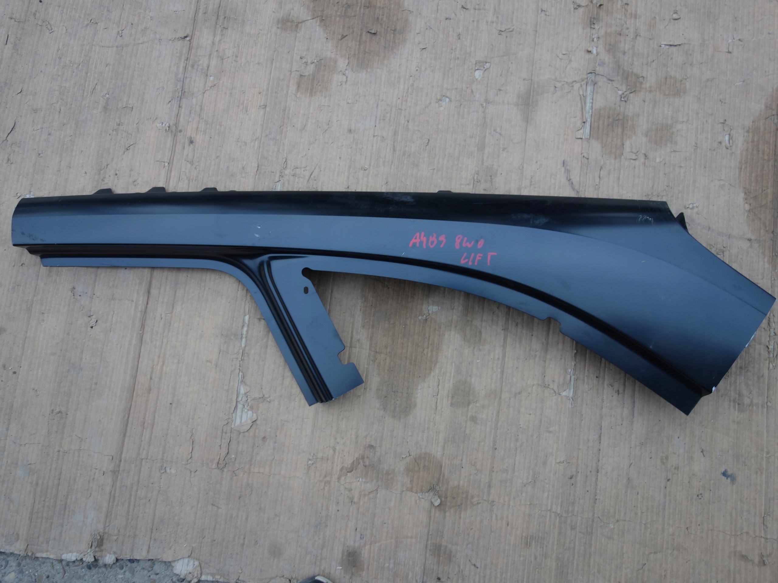 SŁUPEK POSZYCIE LEWY TYŁ AUDI A4 B9 LIFT KOMBI