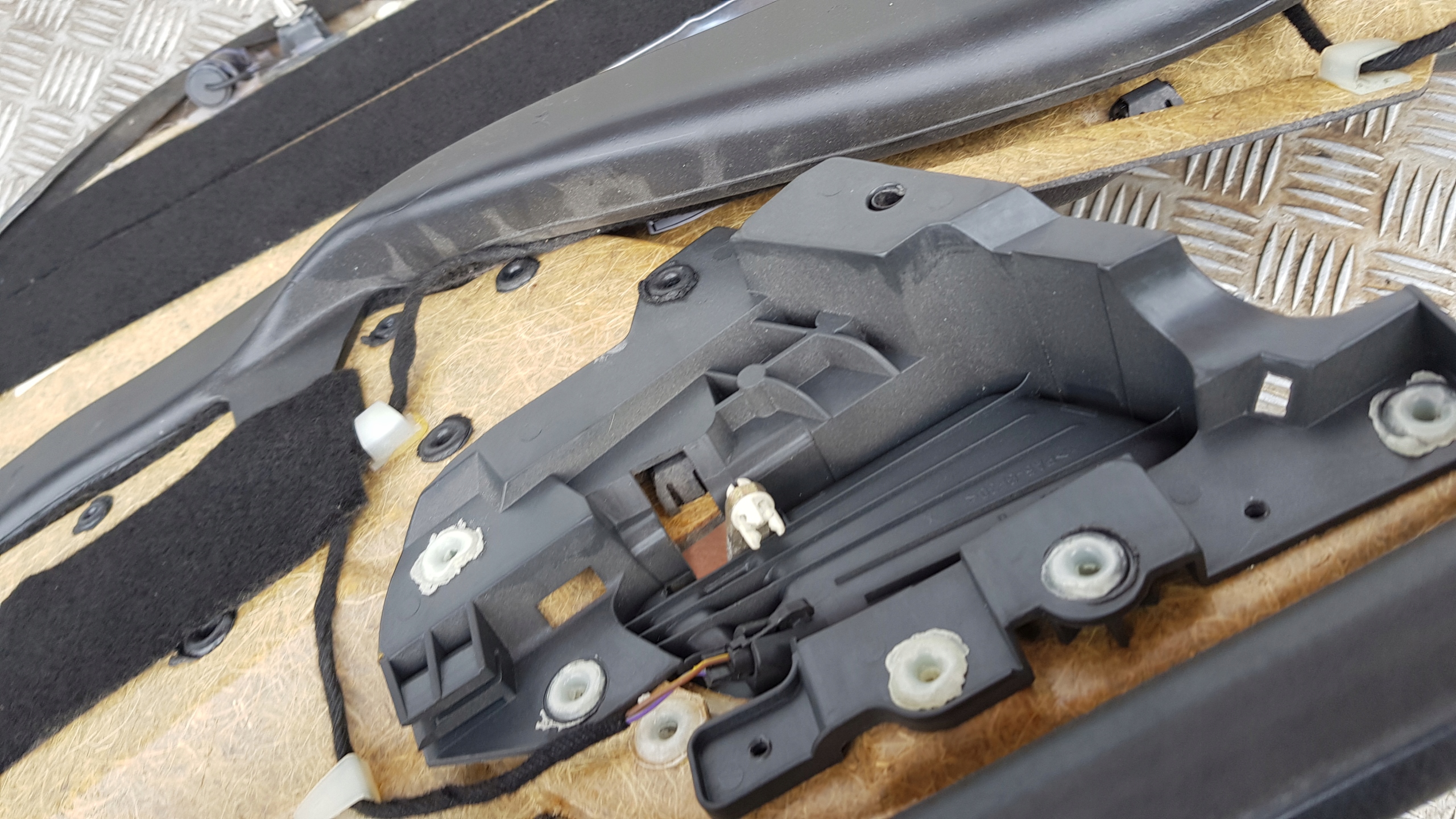 MERCEDES W220 upholstery left front side