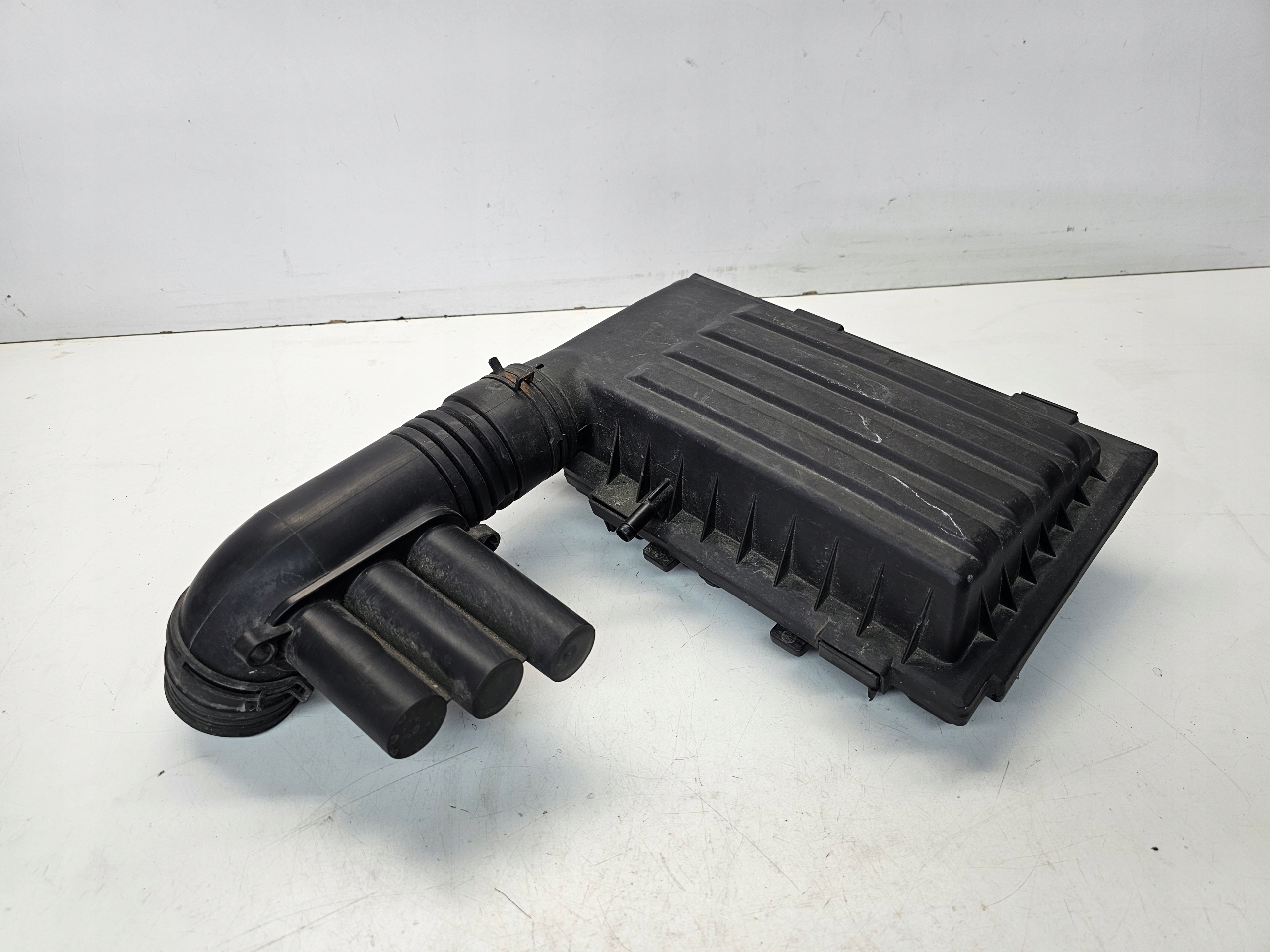 Gehäuse filter luft AUDI A3 8V VW SEAT SKODA 04E129611G