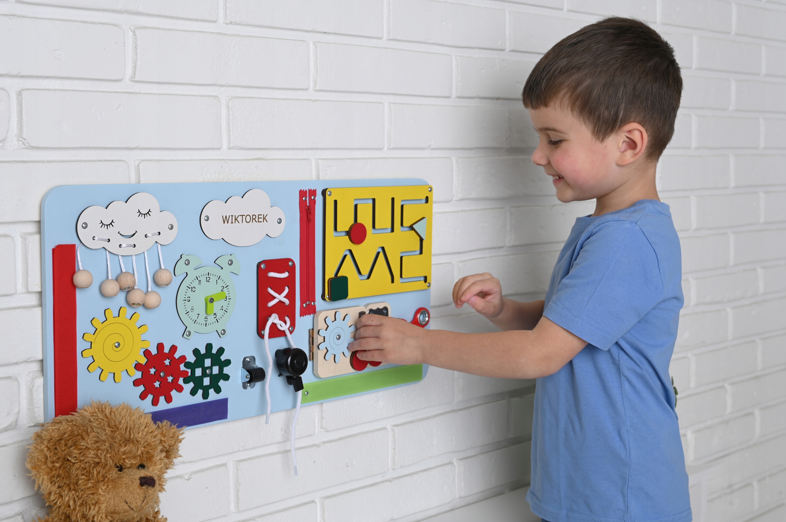 TABLICA MANIPULACYJNA XXL SENSORYCZNA MONTESSORI Szerokość produktu 60 cm