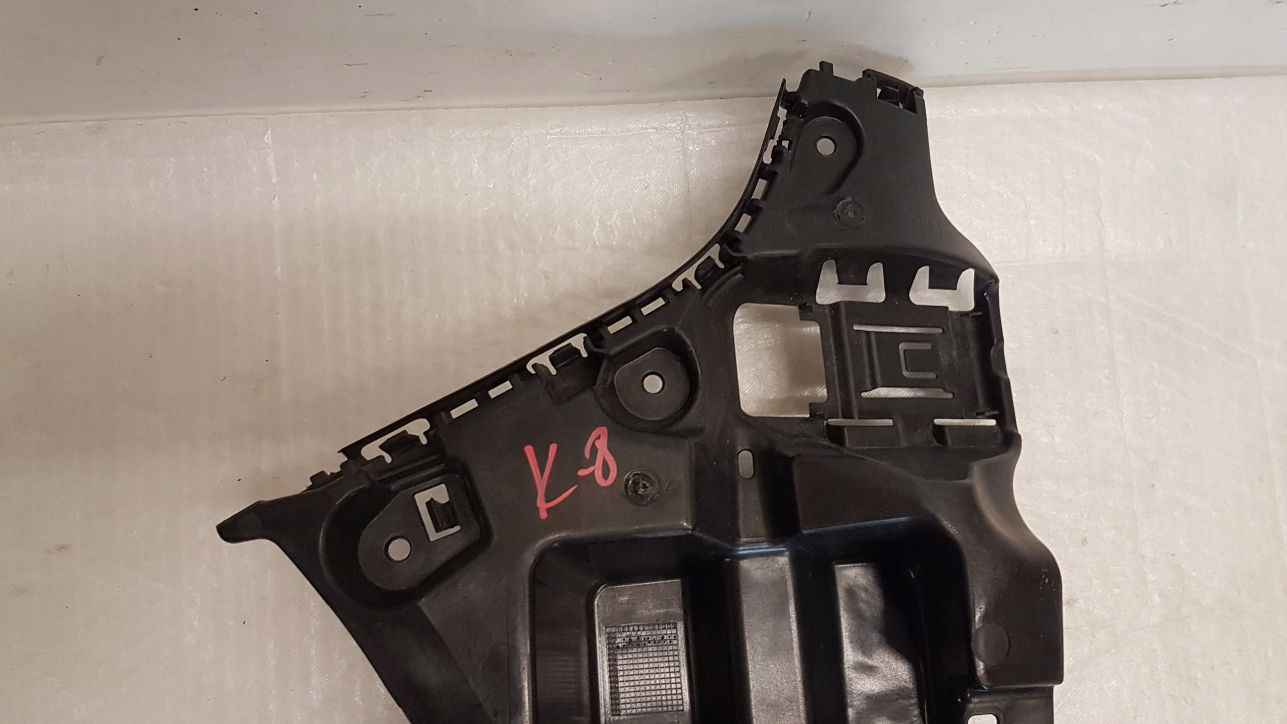 ŚLIZG ZDERZAKA LEWY TYŁ BMW SERIA 1 F40 7461399 Strona zabudowy tył