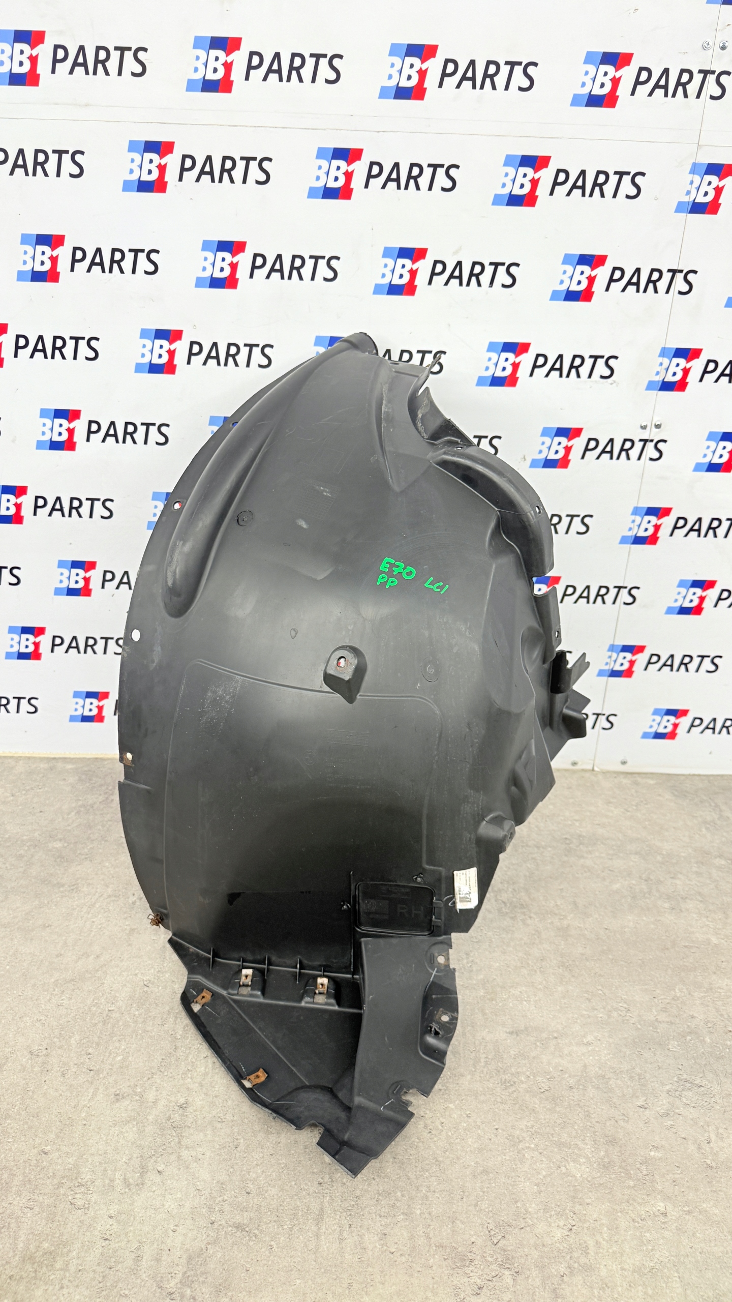 BMW E70 X5 mudguard right front front LCI LIFT 7234832 7234834