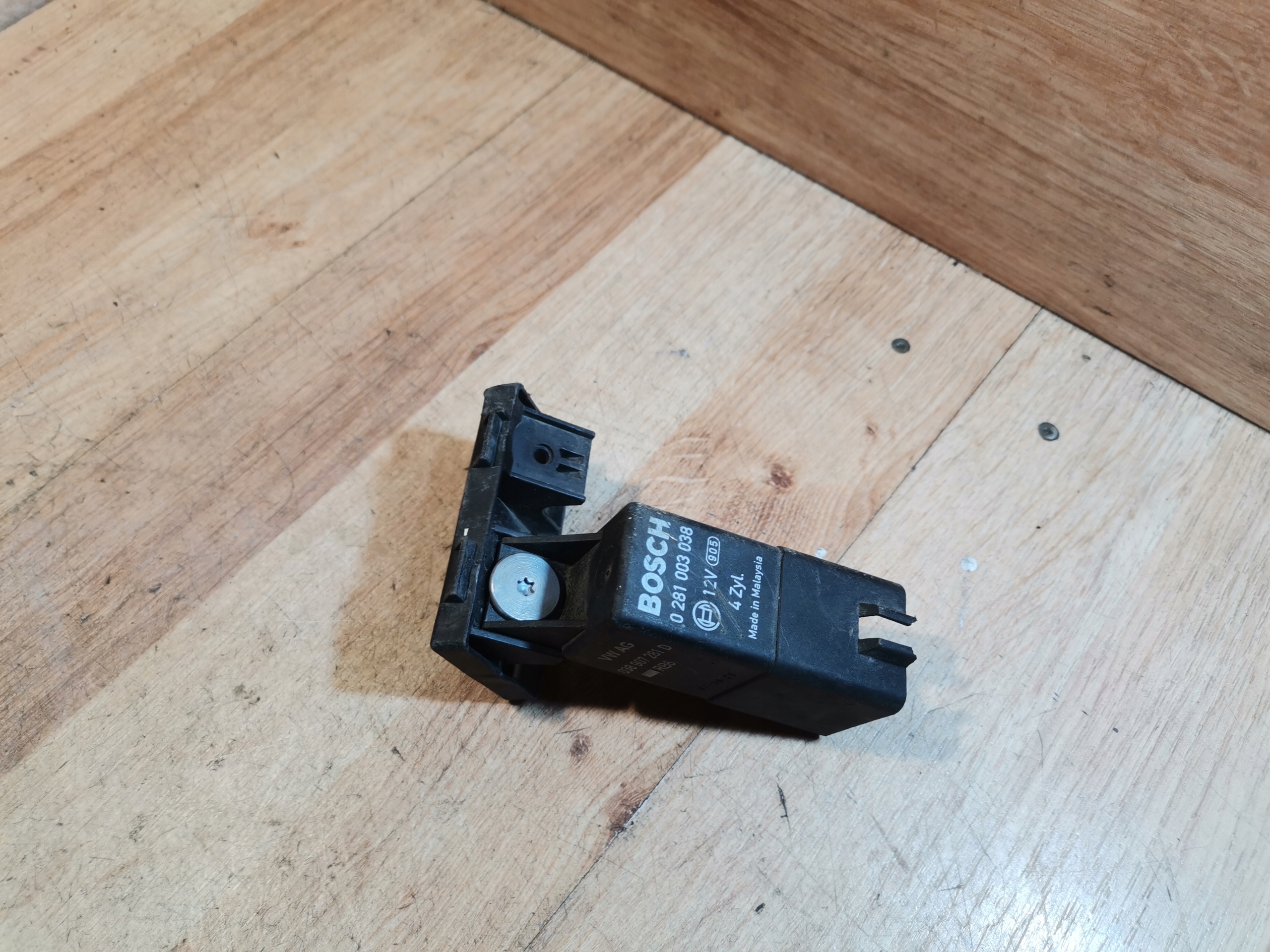 relay plugs VW SEAT SKODA AUDI 038907281D