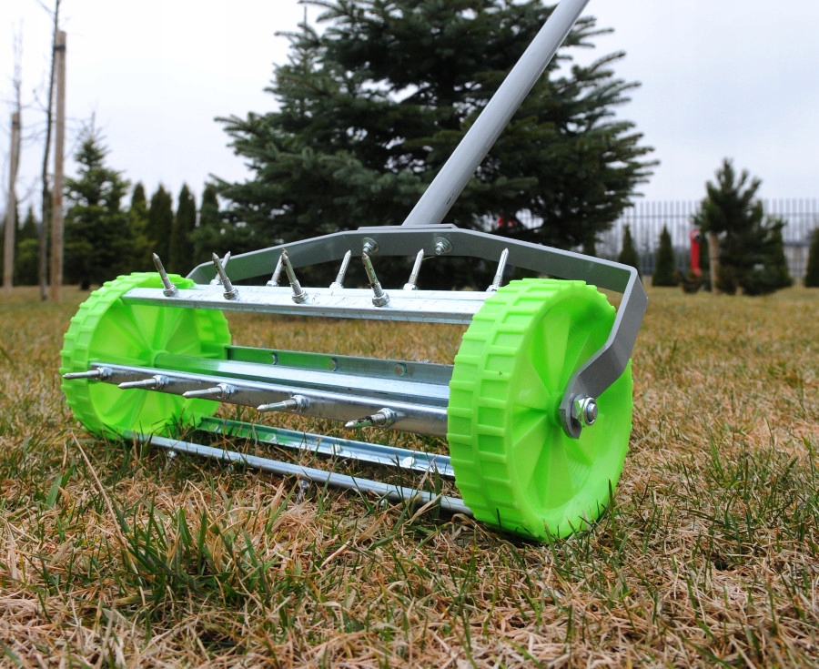 AERATOR WERTYKULATOR DO TRAWY AREATOR RĘCZNY KOLCE Głębokość robocza max 34 mm