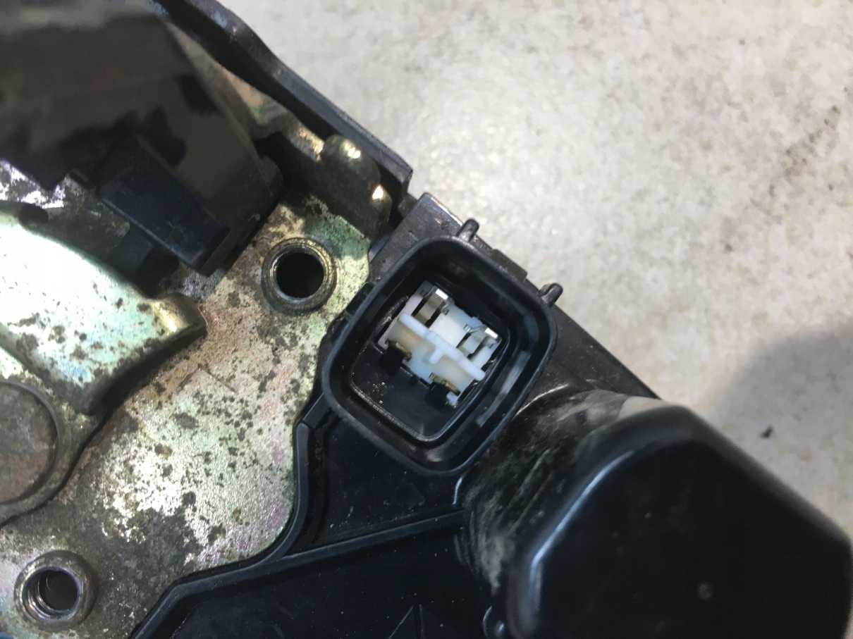 lock door left front DODGE CARAVAN IV 4 PIN