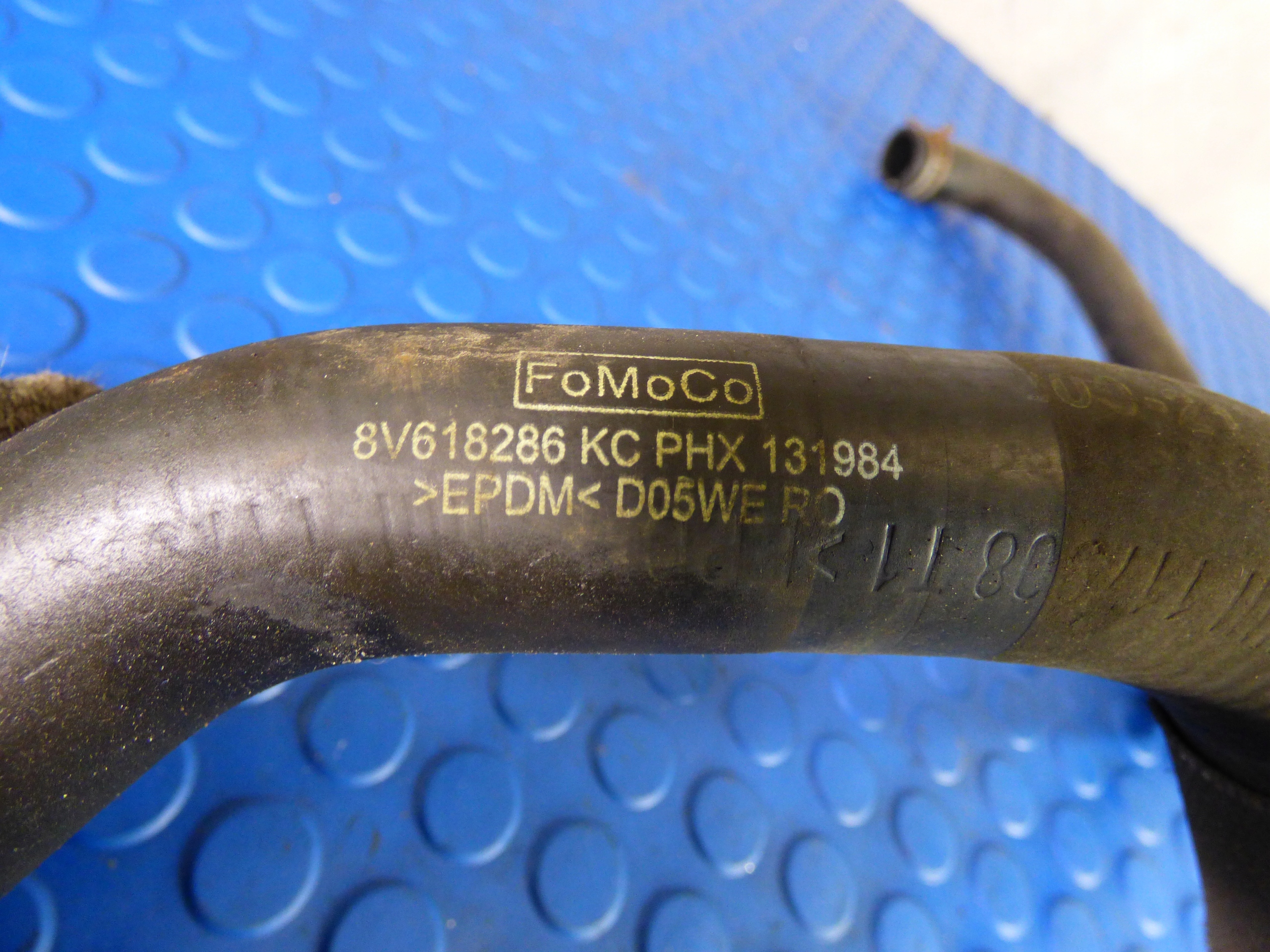 crijevo vode 8V618286 KC FORD FOCUS MK3 1.6 TDCI