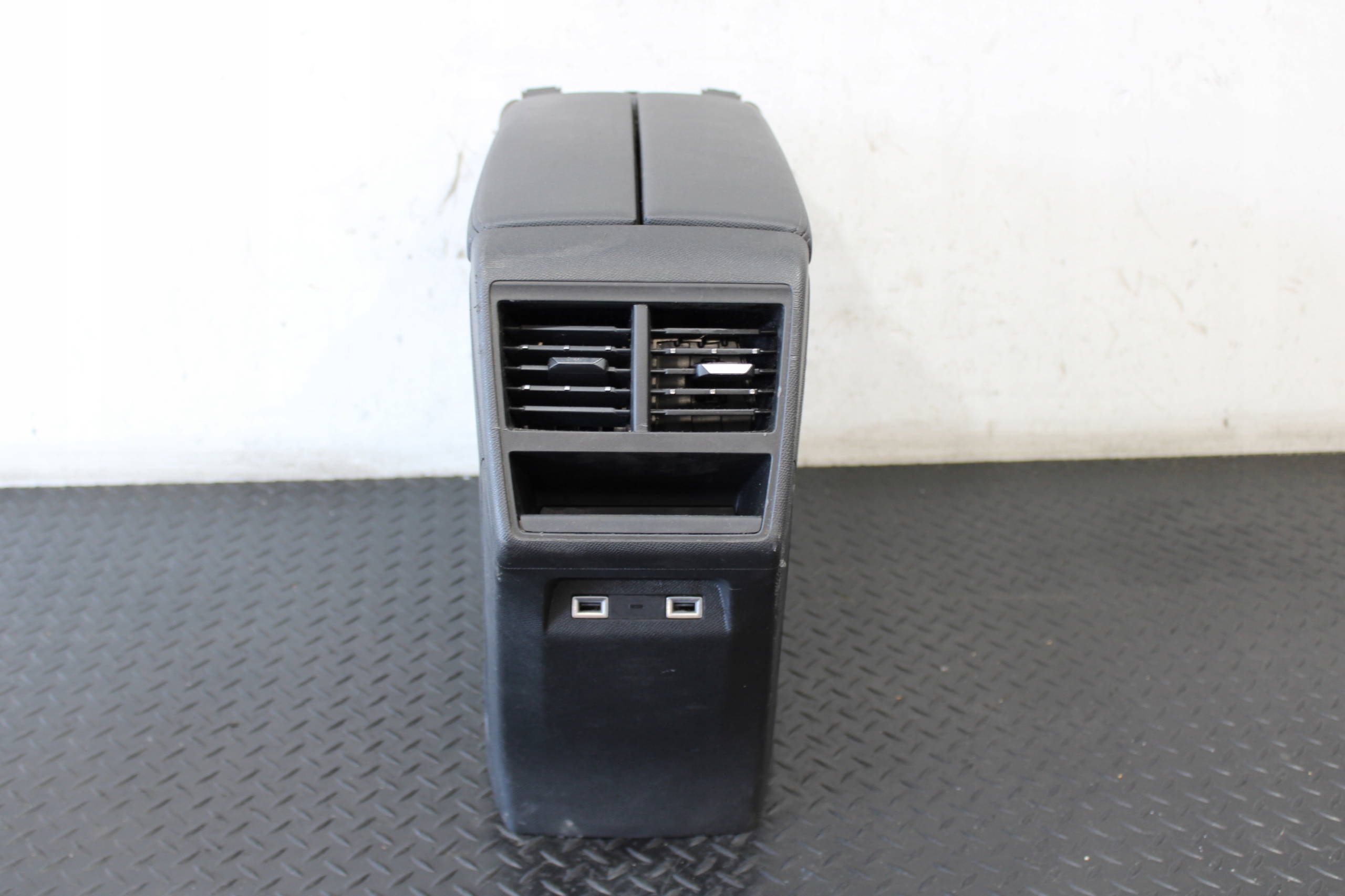 TUNEL central armrest CITROEN DS7