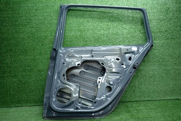 VW GOLF VIII 8 KOMBI door right rear. rear part