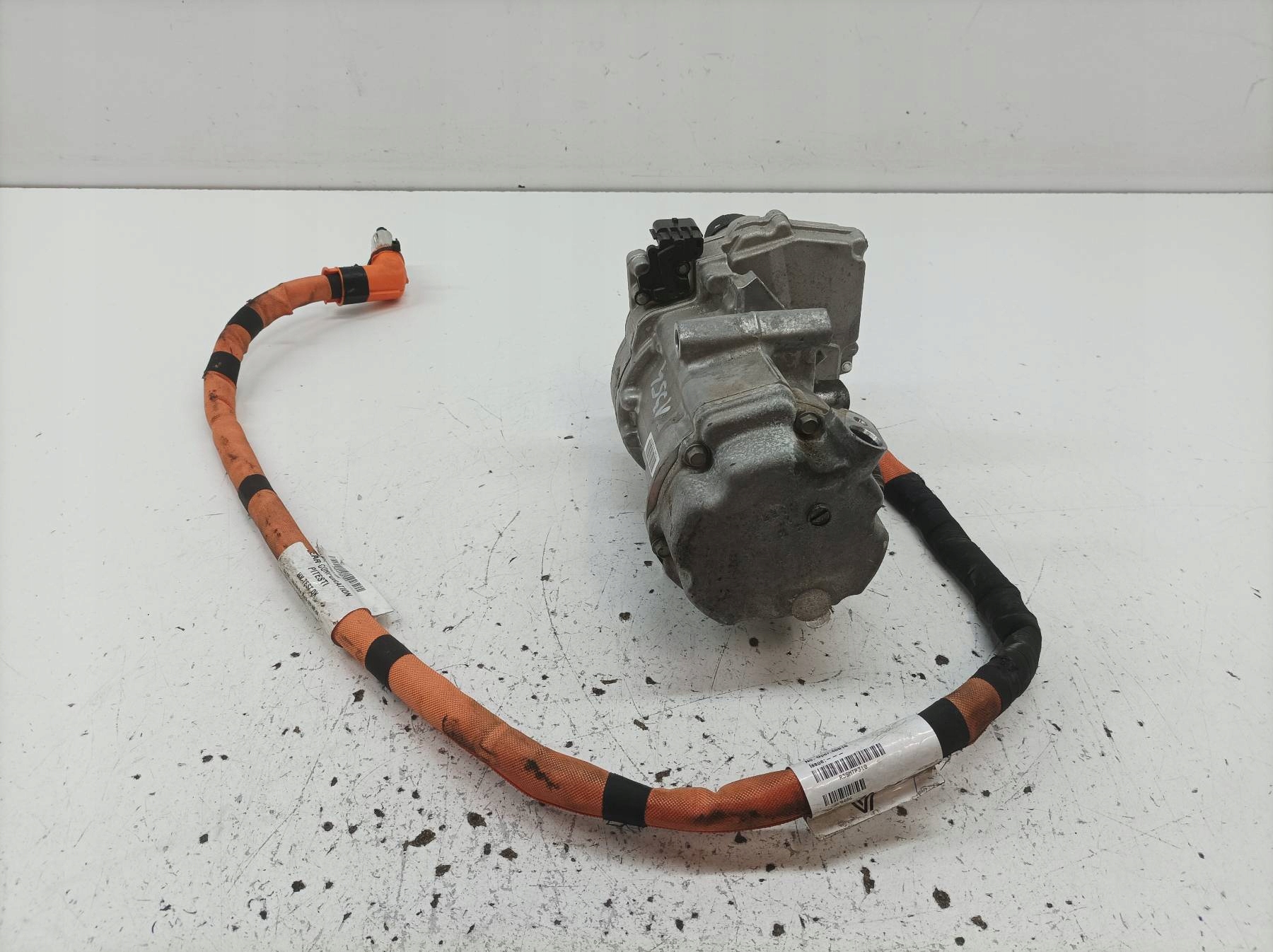 Klimakompressor klimaanlage 929003211R 1.6 E-TECH 13 TYS KM Dacia Duster III