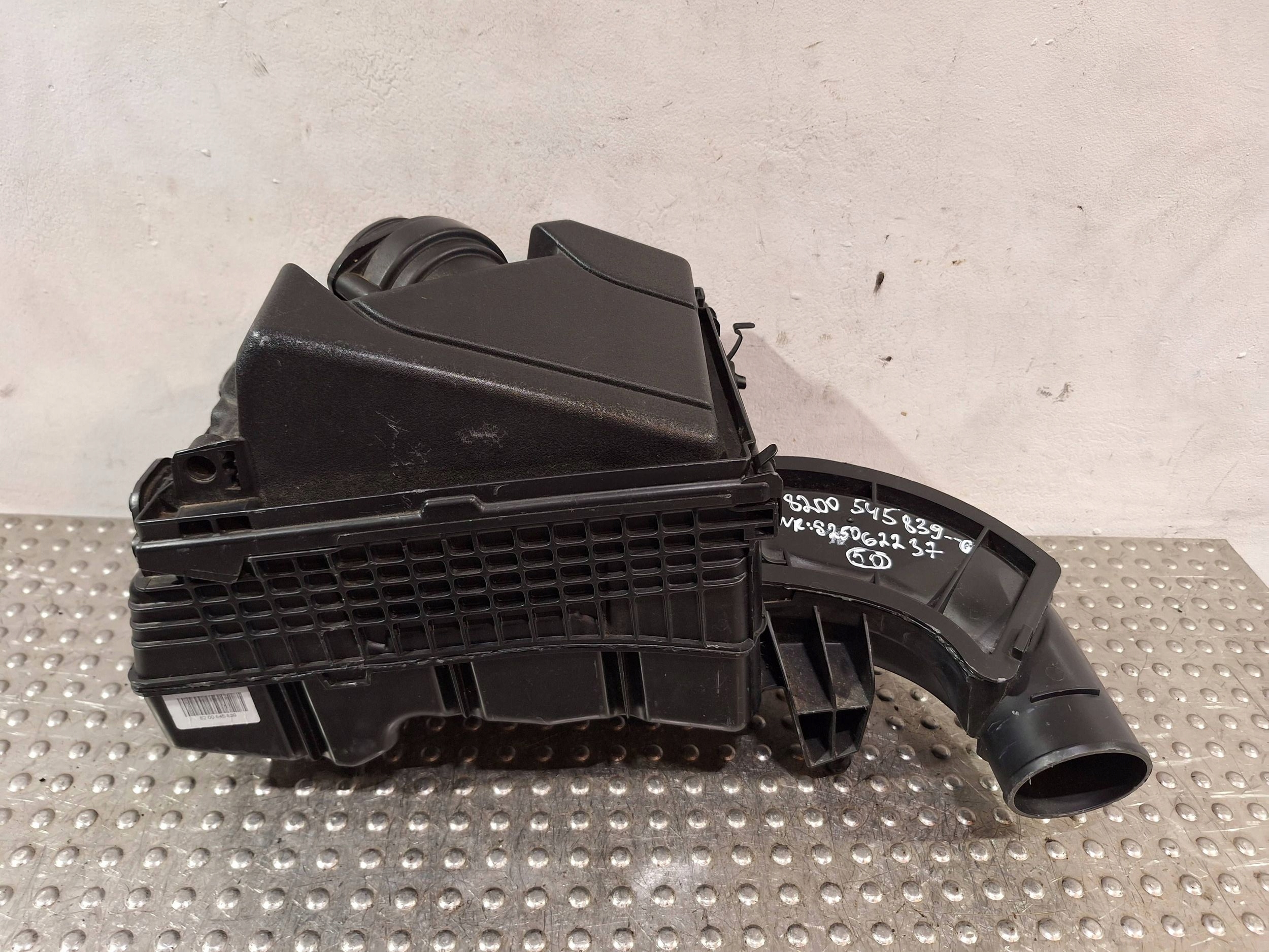 Gehäuse filter luft 8200545839 RENAULT LAGUNA III 2.0 DCI 170 KM 07