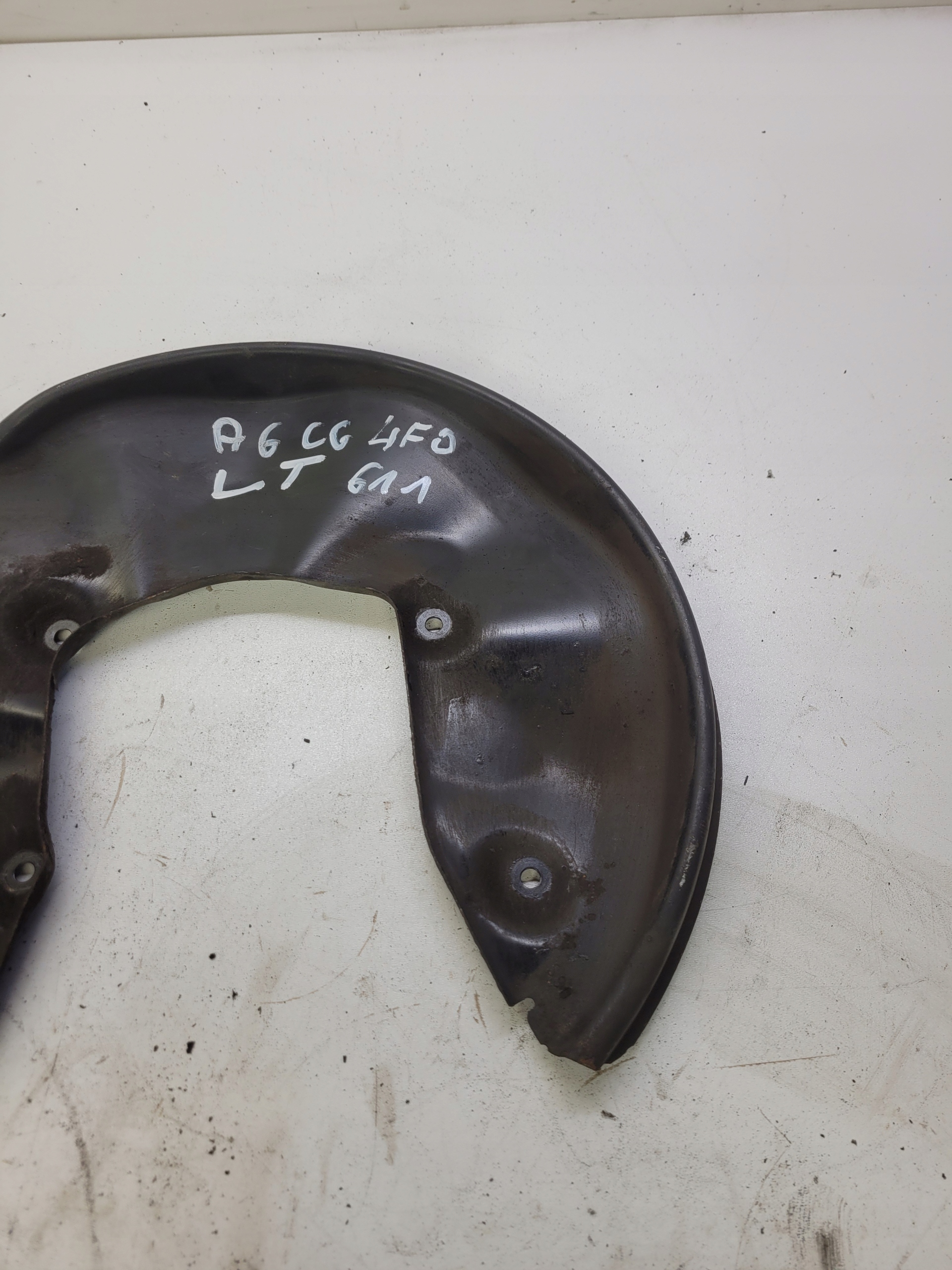 BLENDE ABDECKUNG TARCZY LINKS HECK A6 C6 4F0615611