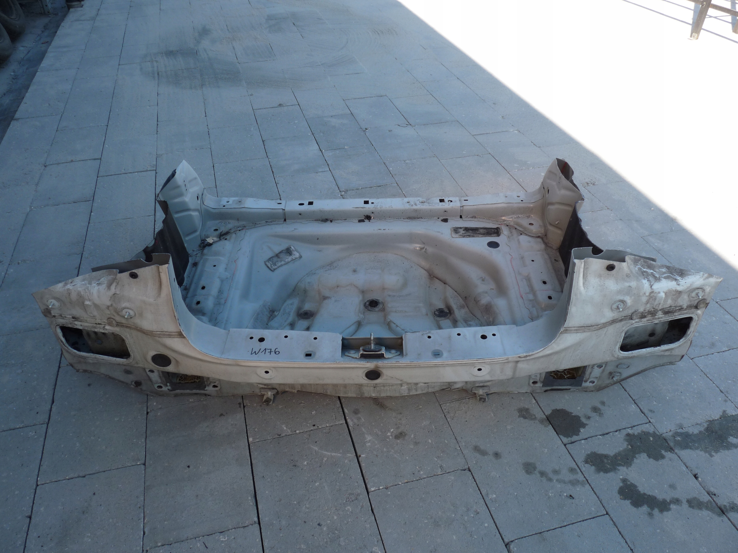 MERCEDES A W176 sump quarter rear panel rear part