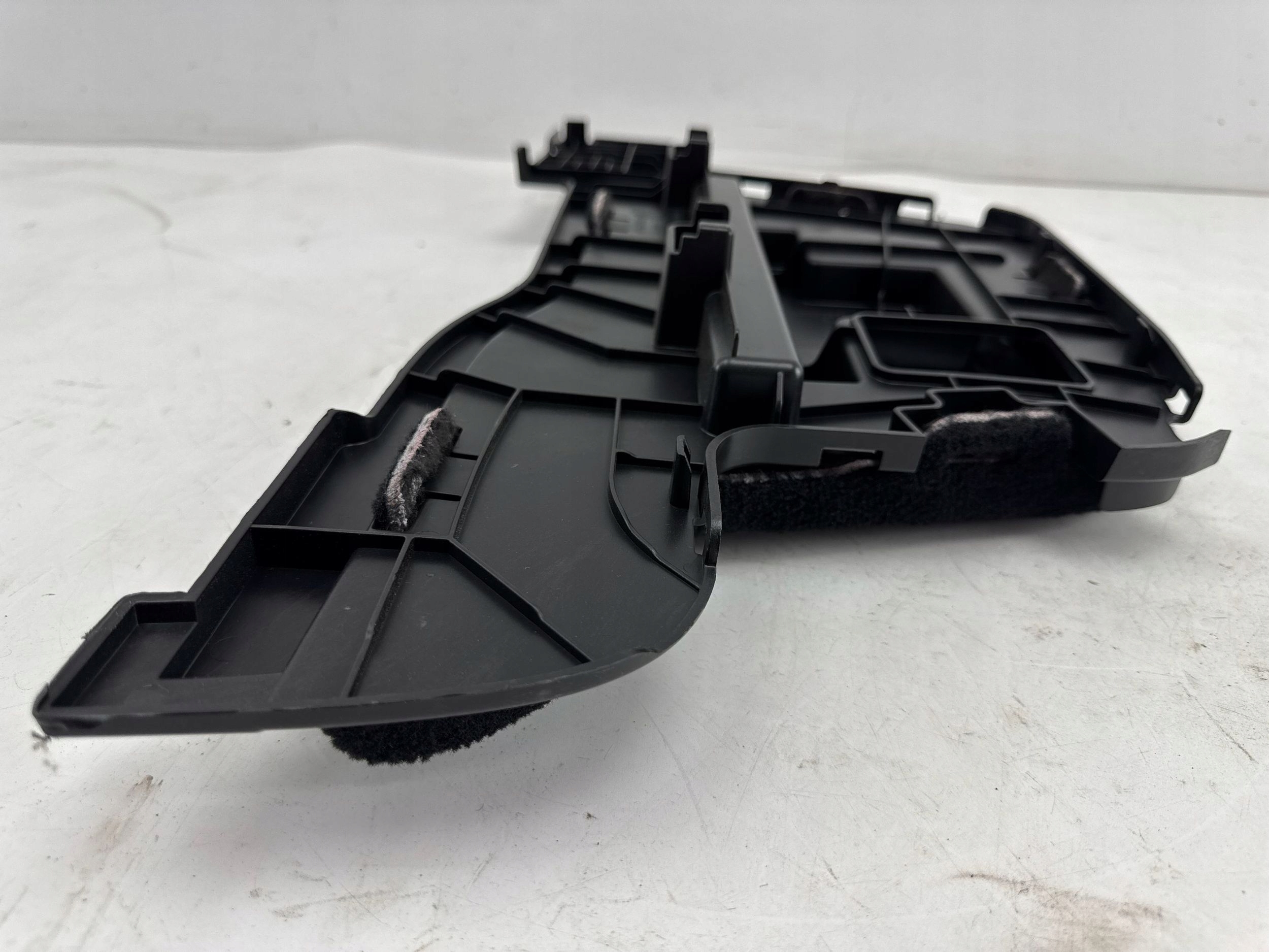 mercedes-benz EQC 2022 защита задняя консоль средняя