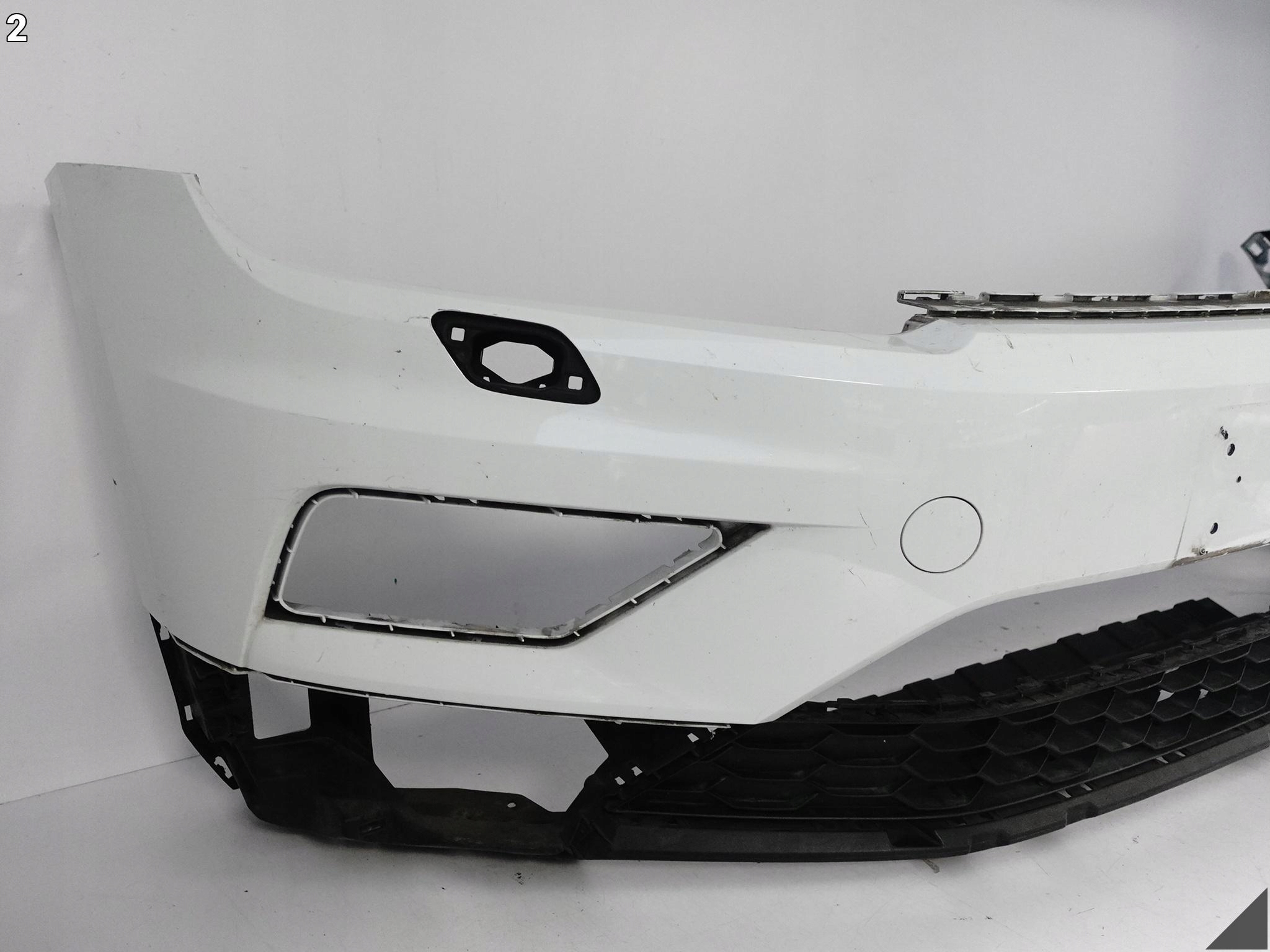 VW TIGUAN II 2 5NA 16-20 bumper BUMPER grid intake front (washers)