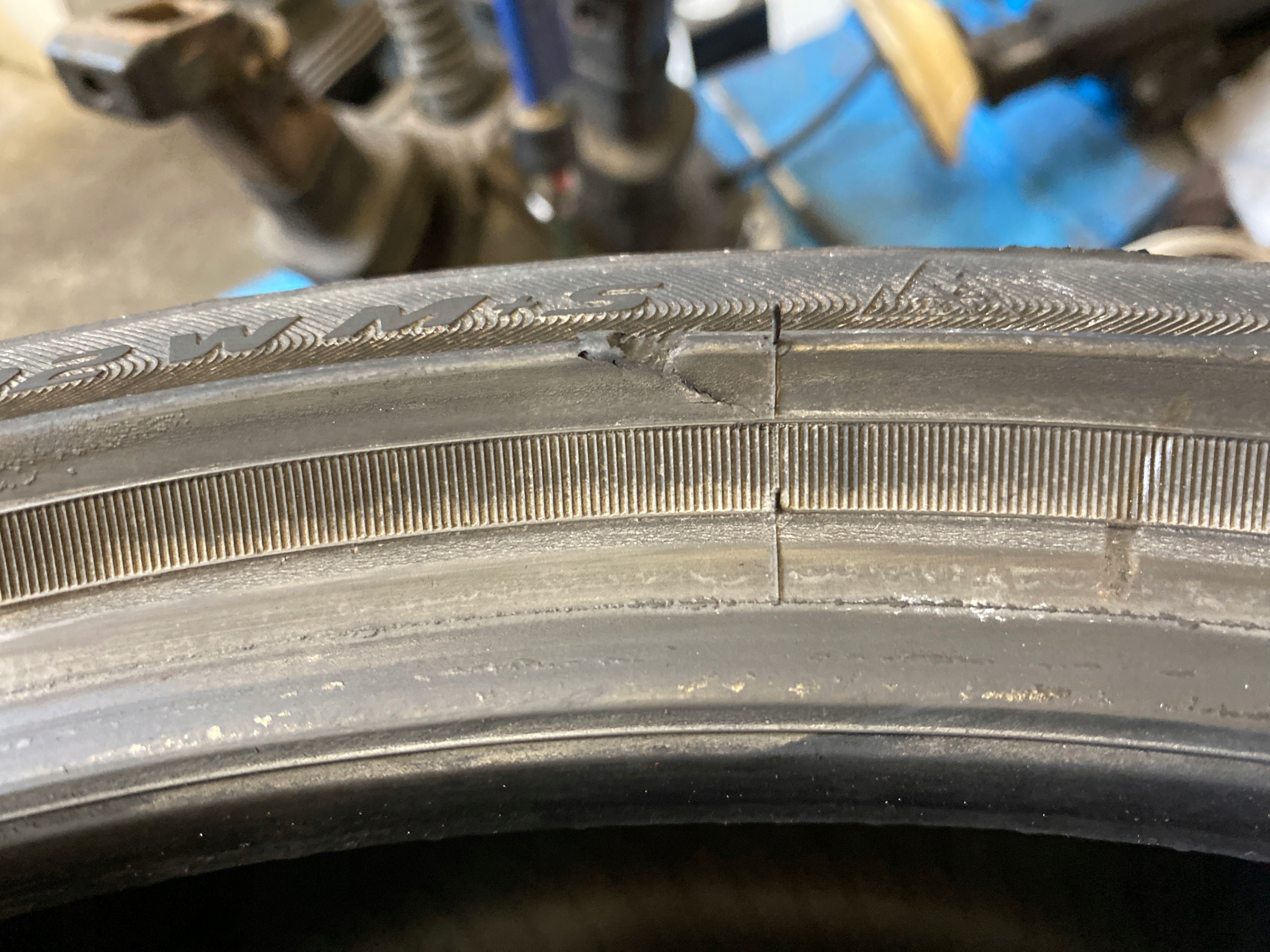 2 tyres winter 235/35R20 Pirelli Winter Sottozero 3 6mm