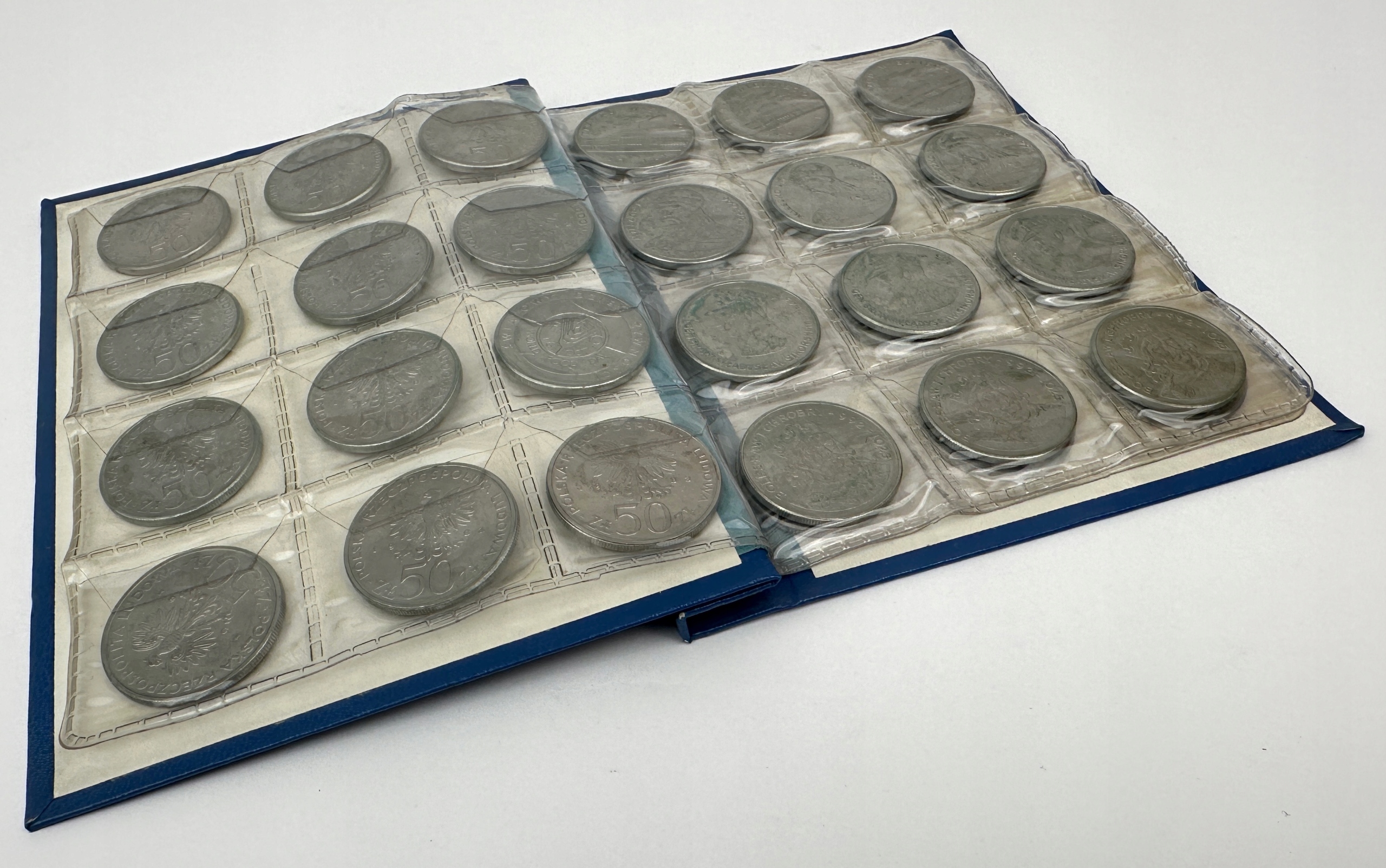 7239. Klaserek z monetami PRL