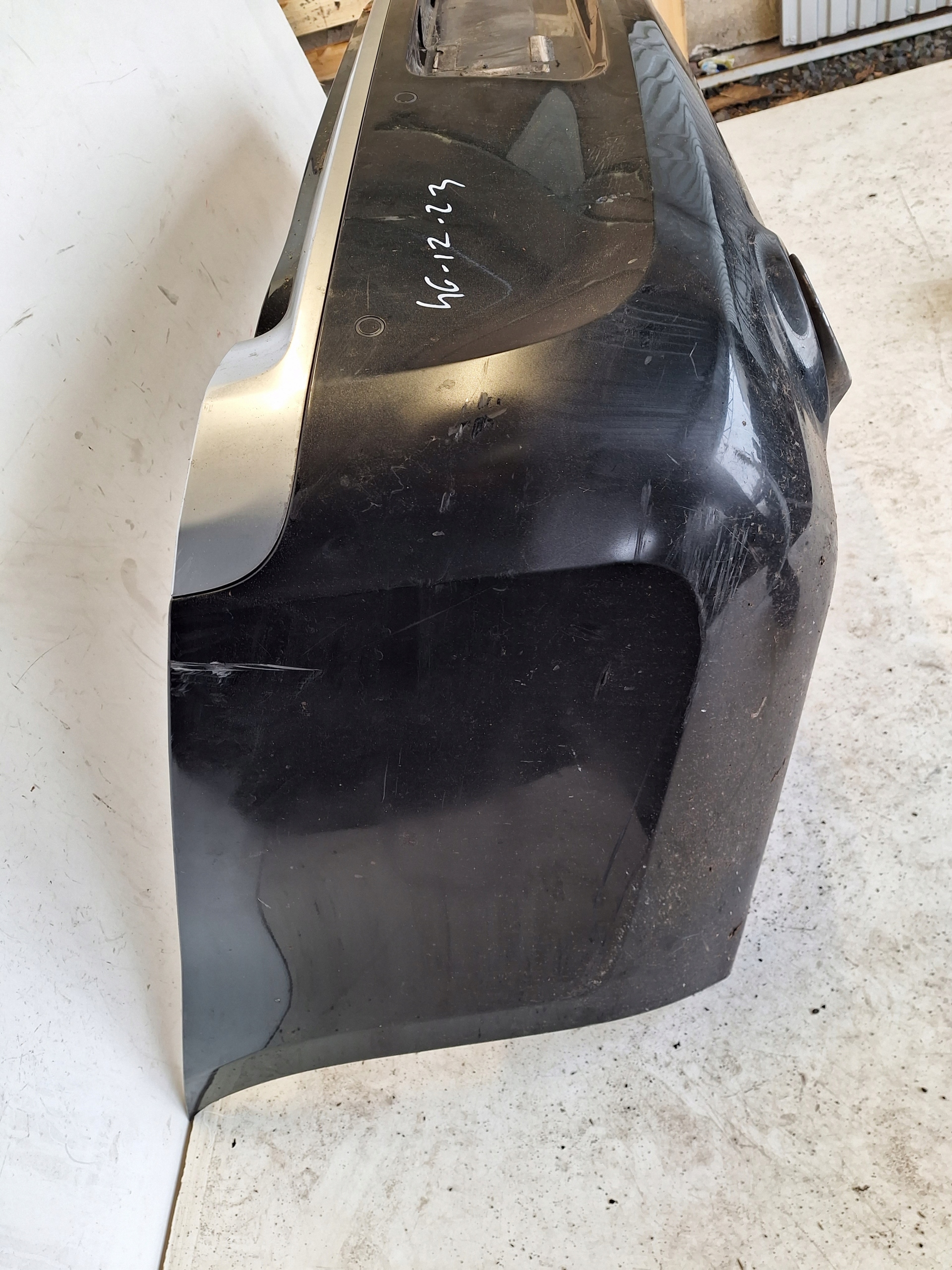 CHRYSLER 300C 11-15 bumper rear part + PDC sedan