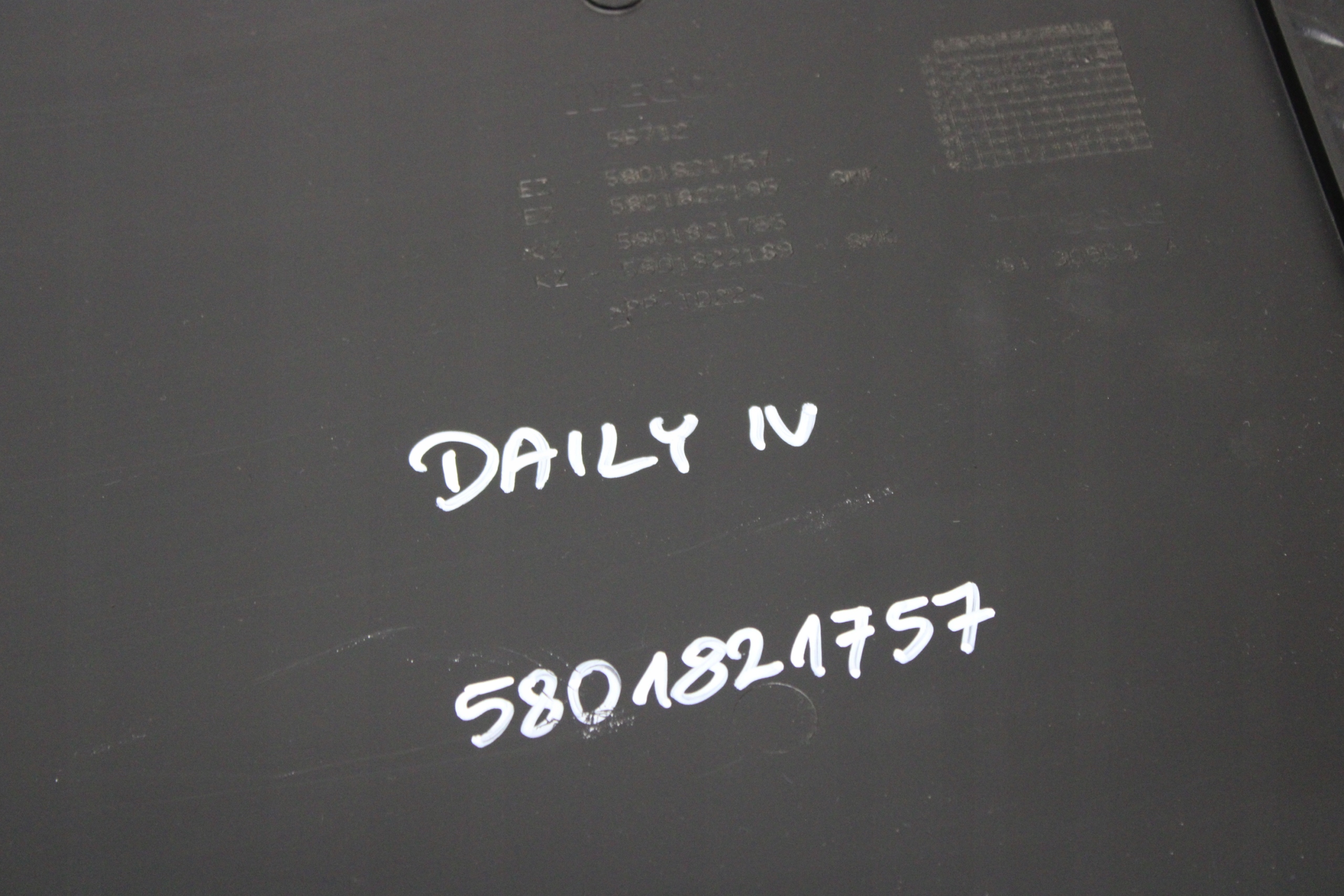 moulding side IVECO DAILY IV 4 5801821757