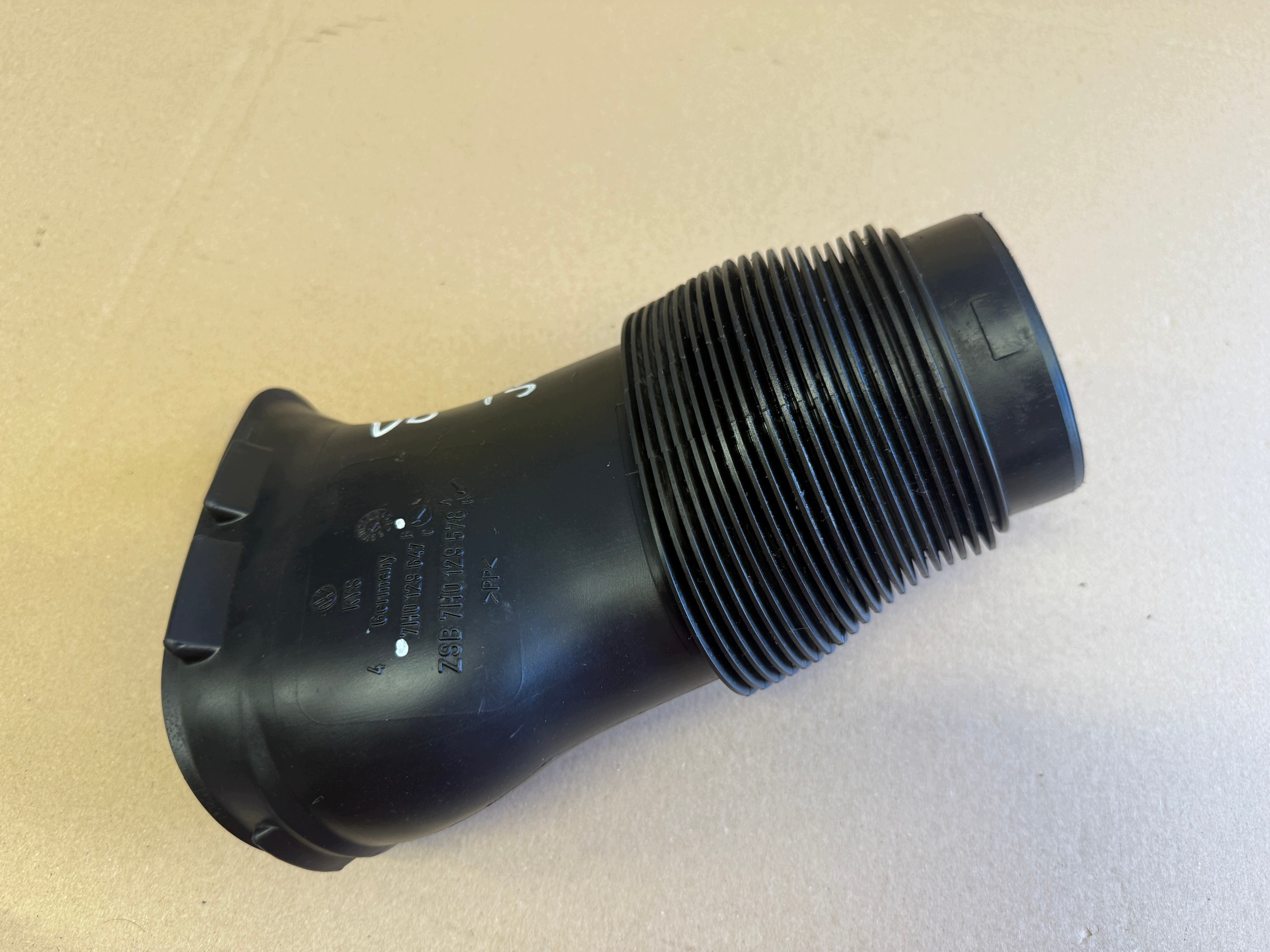 VW TRANSPORTER T5 pipe intake air hose 7H0129647B