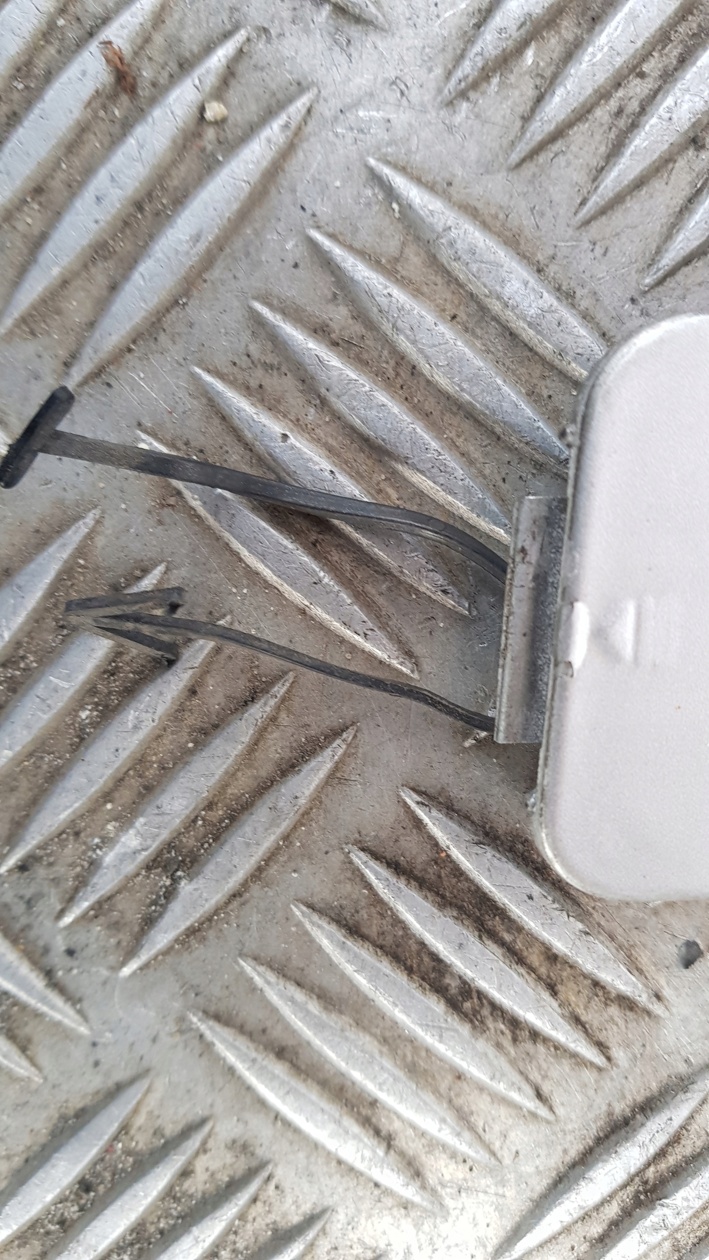 MERCEDES W220 towing hook cap rear part 2208850423