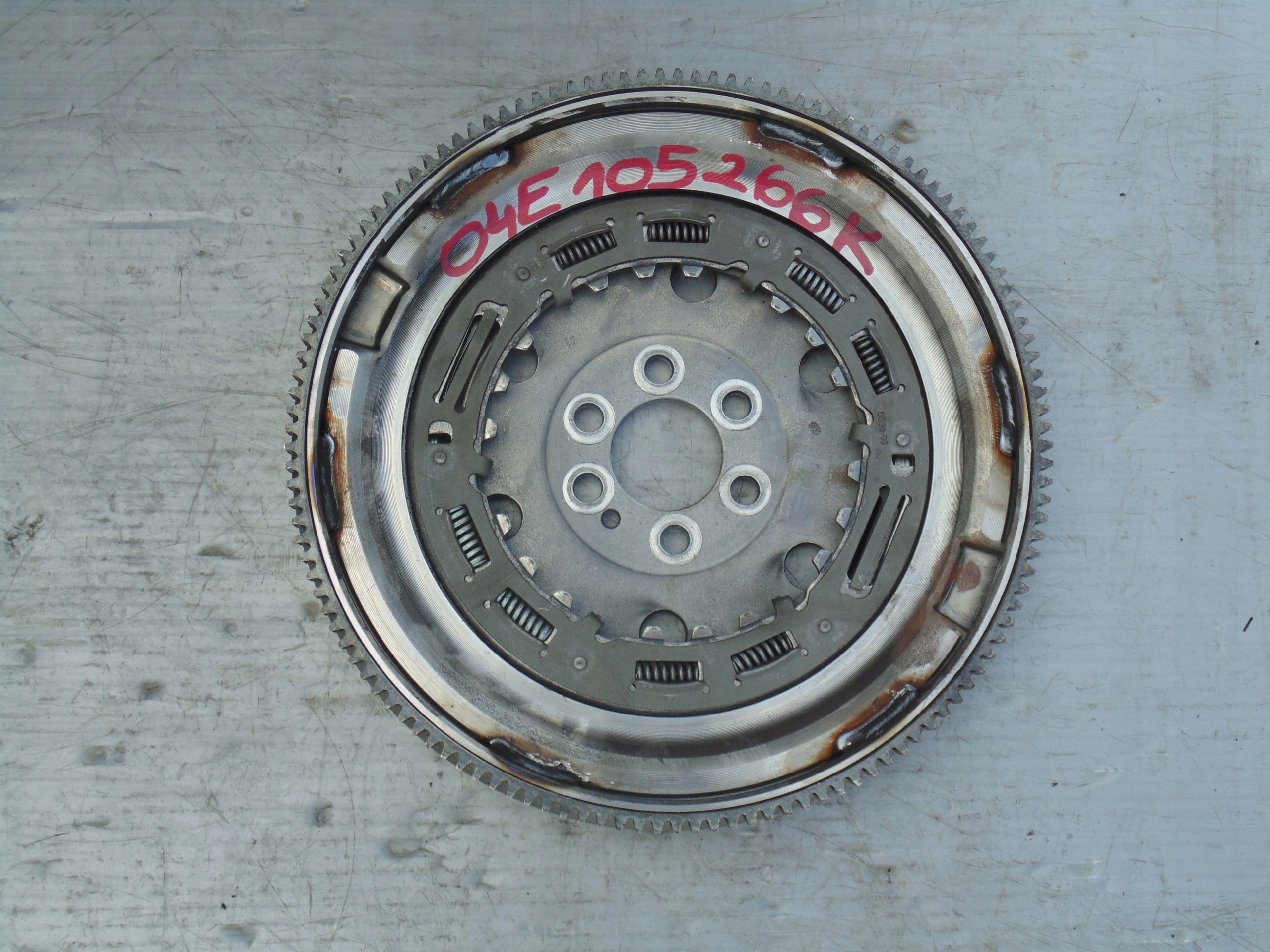 CLUTCH WHEEL FLYWHEEL VW AUDI TSI 04E105266K