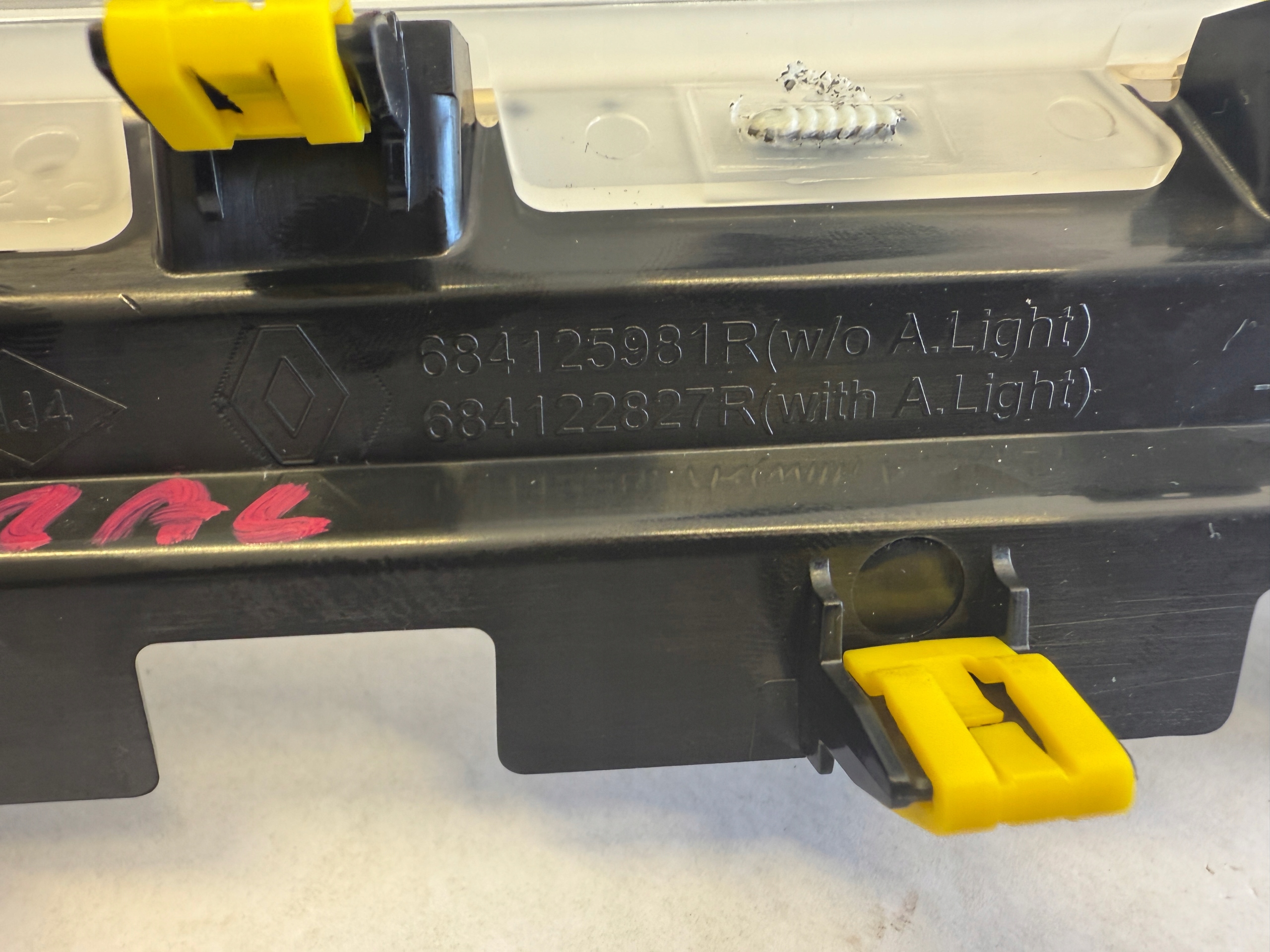 RENAULT AUSTRAL Moulage DEKOR Console 684125981R