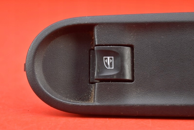 switch lifting windows right front 809601386R DACIA DUSTER 1 and 13-17
