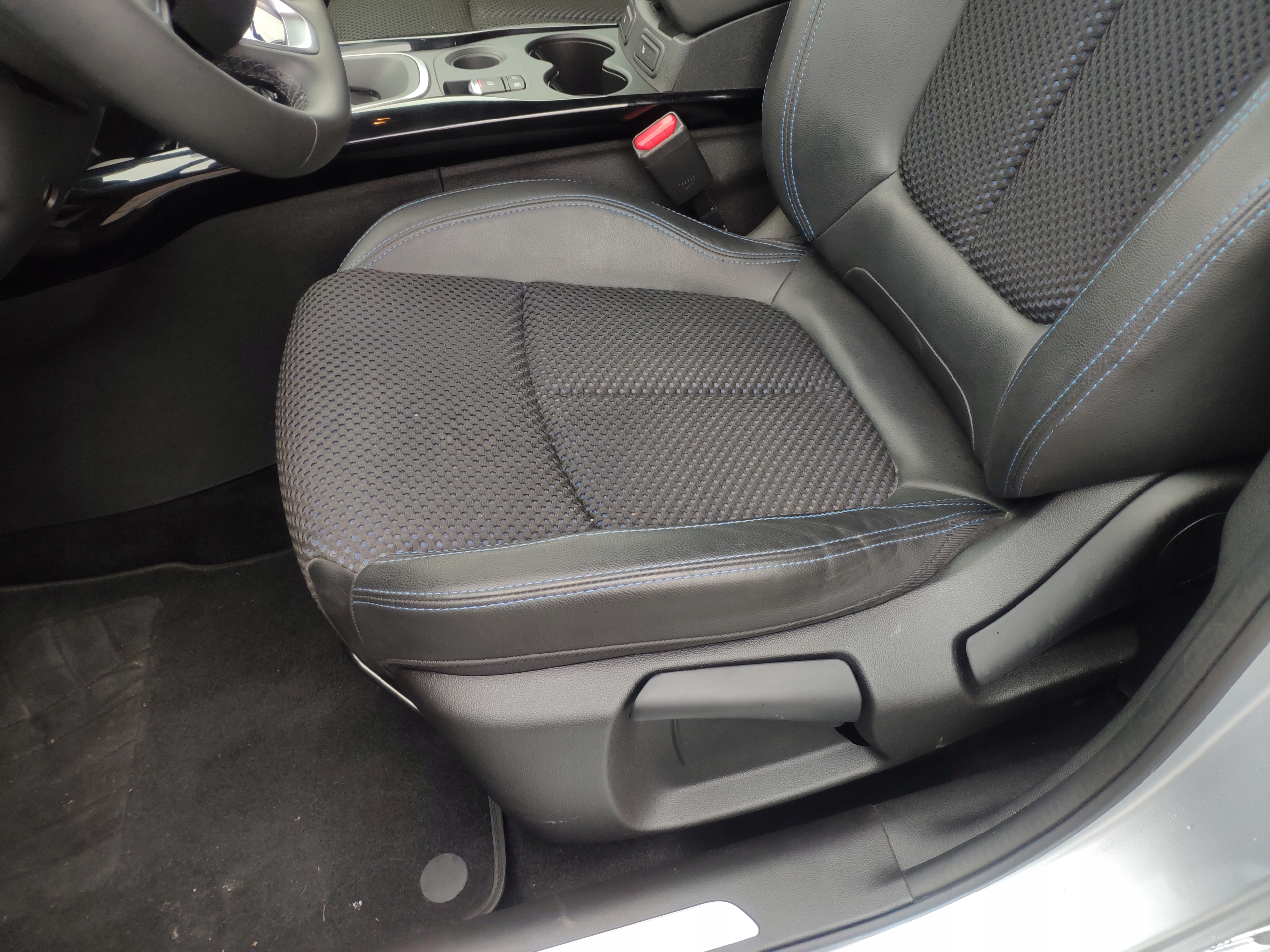 RENAULT KADJAR seats semi leather