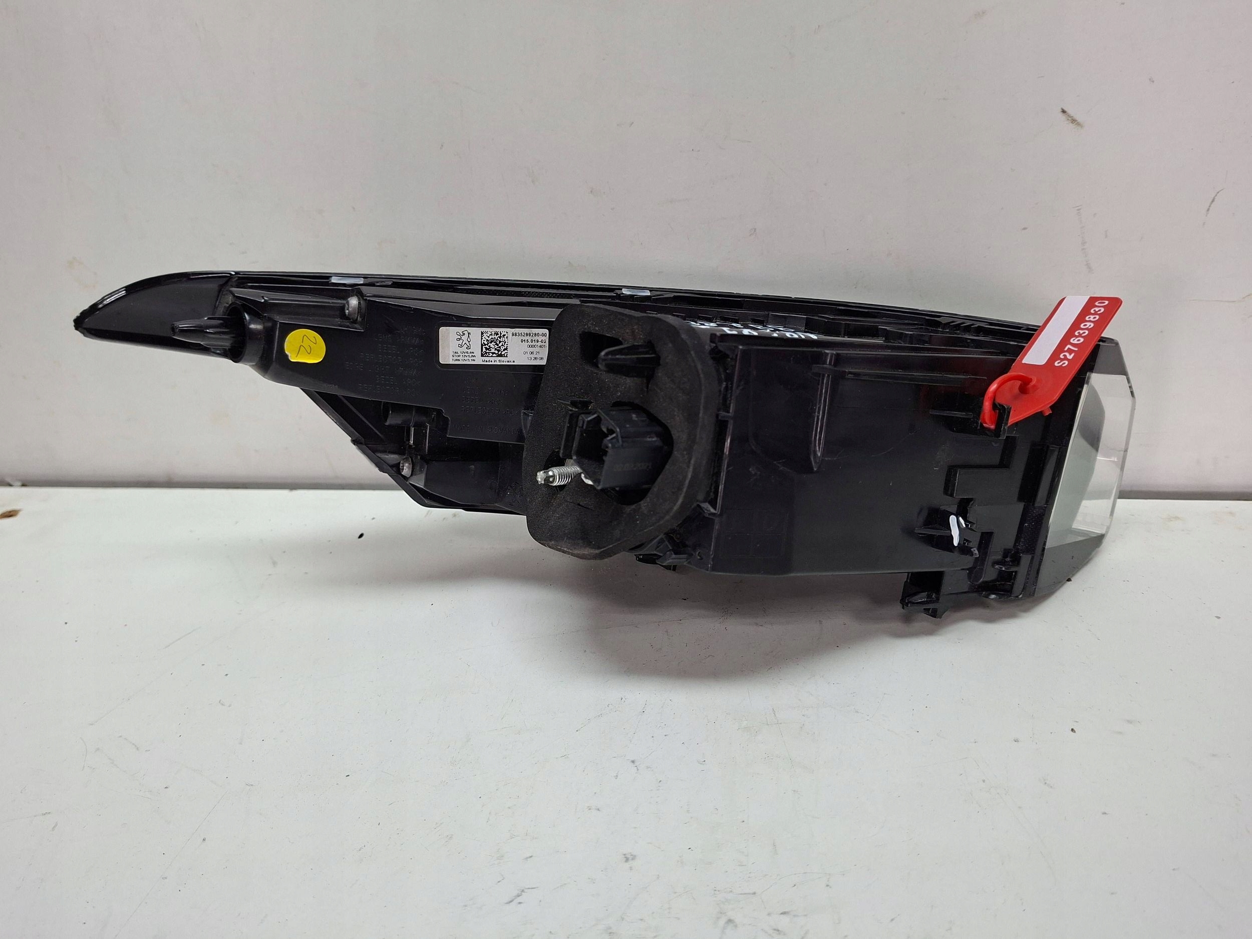 light rear rear part side right Peugeot 308 S27639830