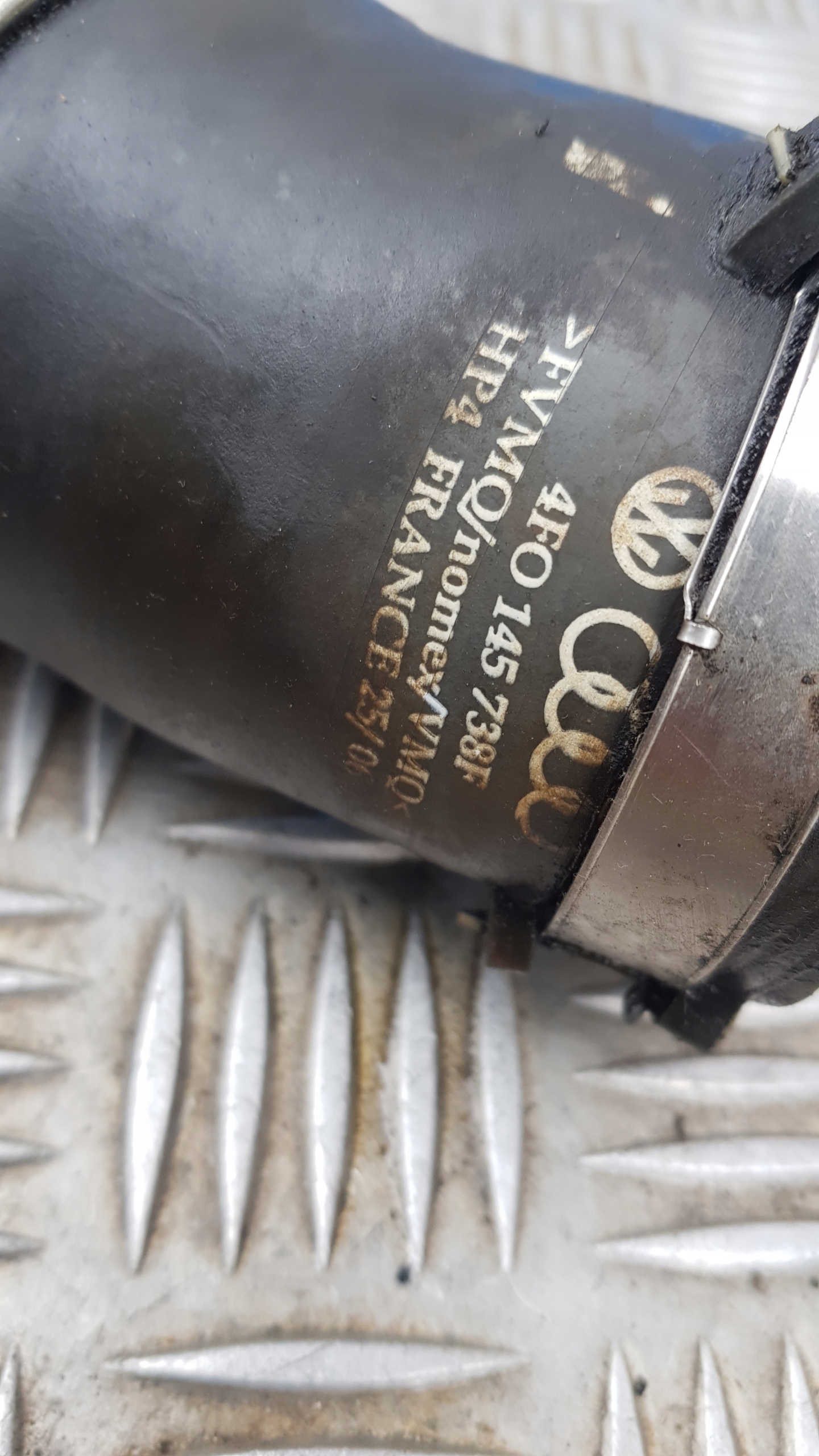 AUDI A6 C6 4F 3.0 TDI cijev prijenos interkulera 4F0145738F