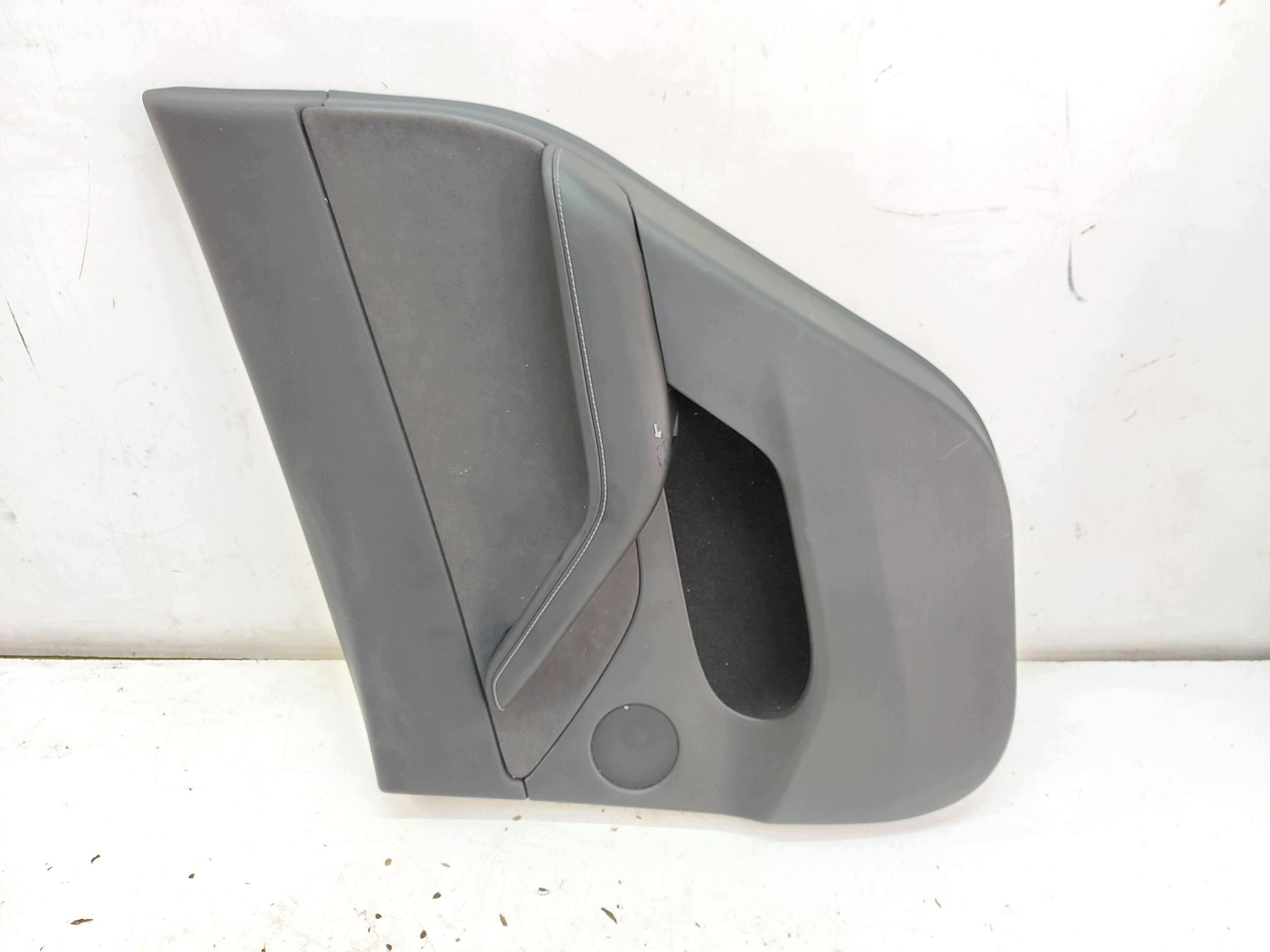 TESLA MODEL Y 2024r upholstery side door right rear part