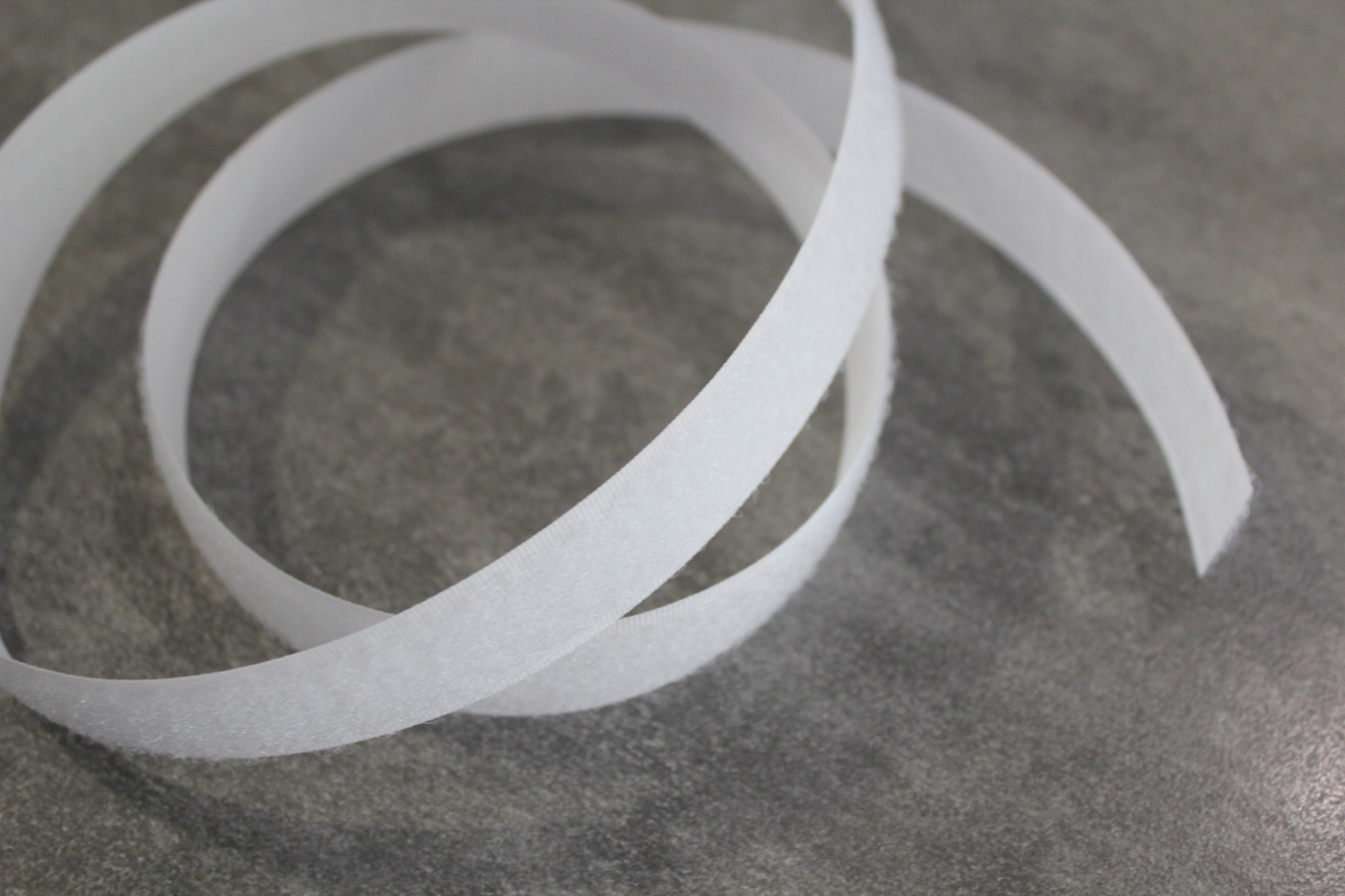 

Taśma Biała Z Rzepem 16 mm. Loop Pętelka