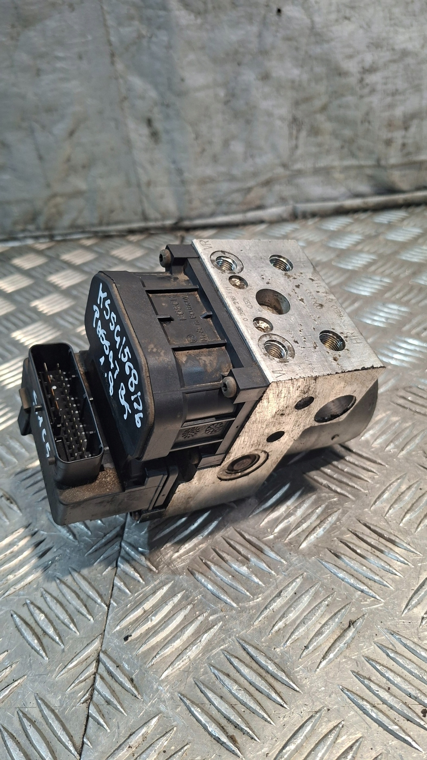 pumpa ABS VW PASSAT B5 1.8