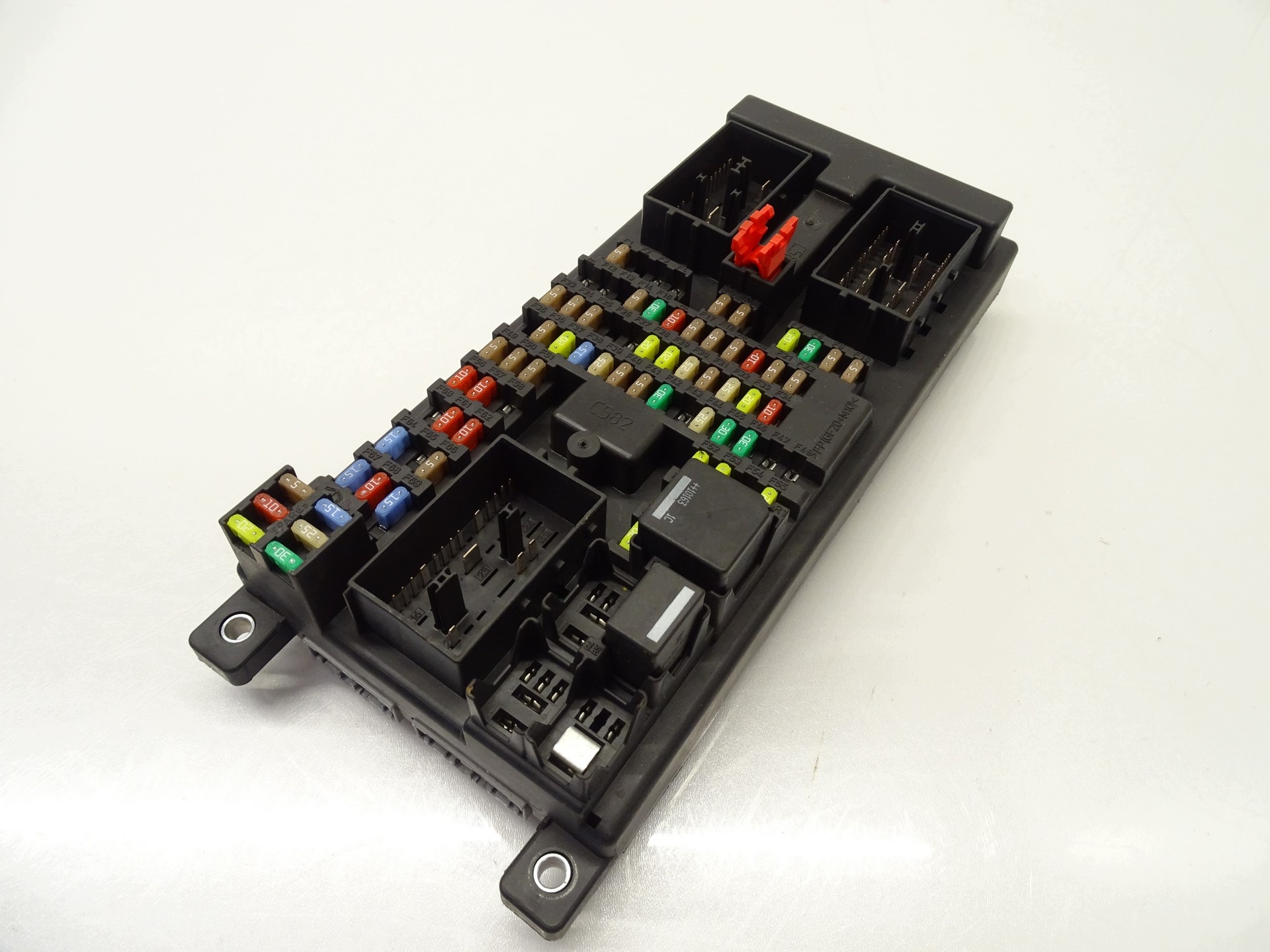 fuse box JAGUAR XJ X351 AW93-14F041-AE