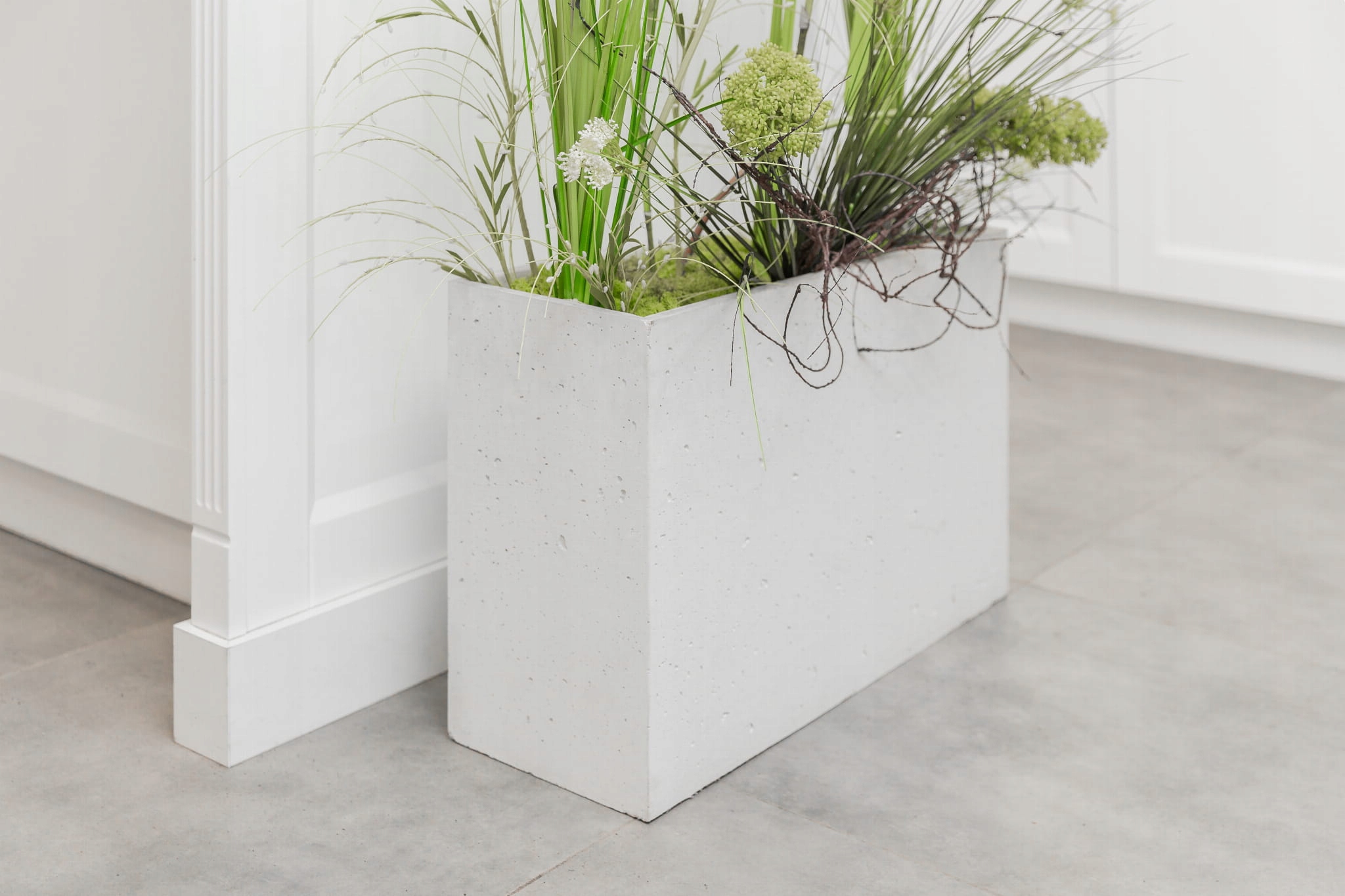 

Donica z betonu architektonicznego Linea 90x22x40