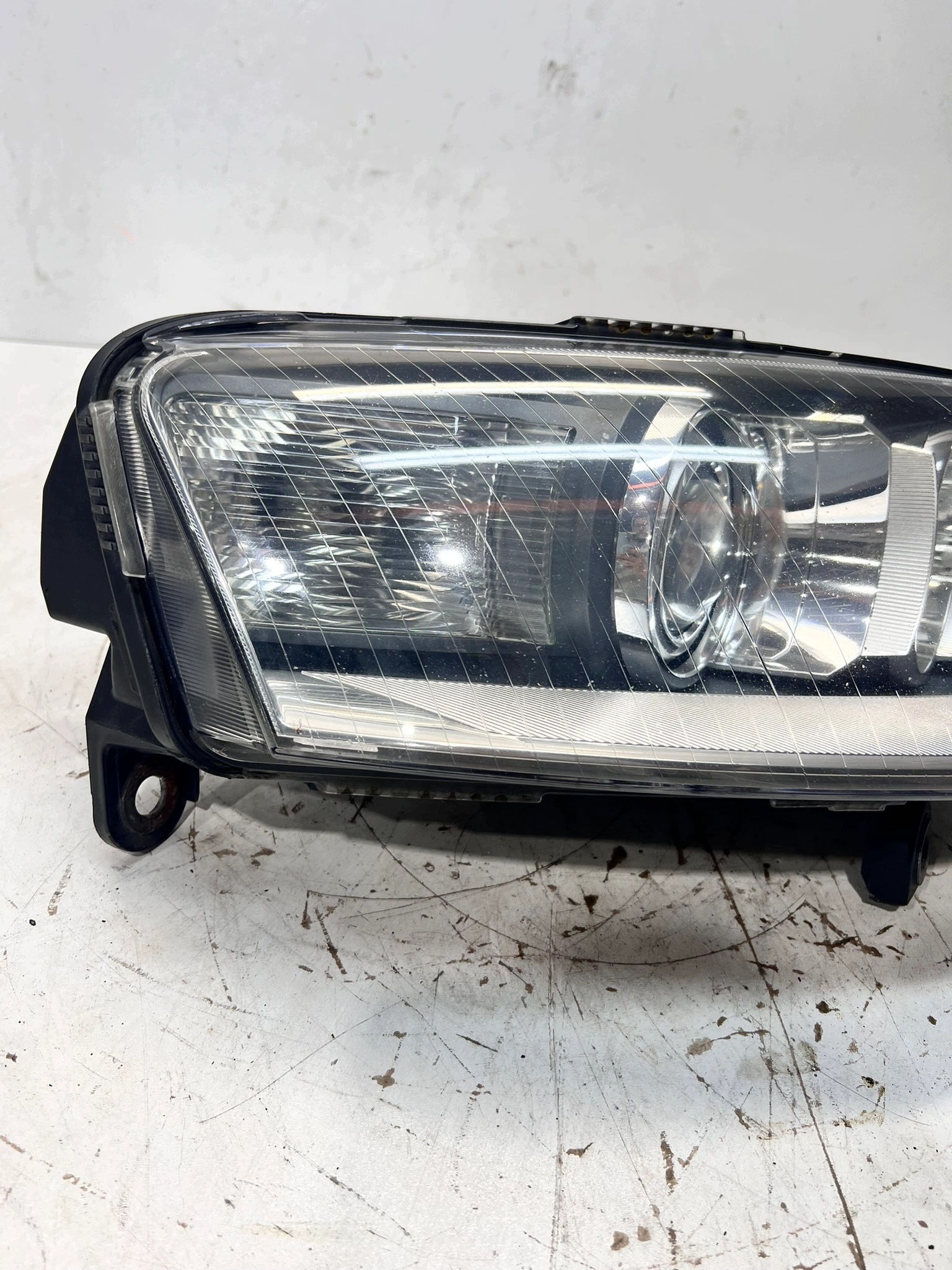 REFLEKTOR right AUDI A6 C6 4F0941004BB XENON positioning 59/25