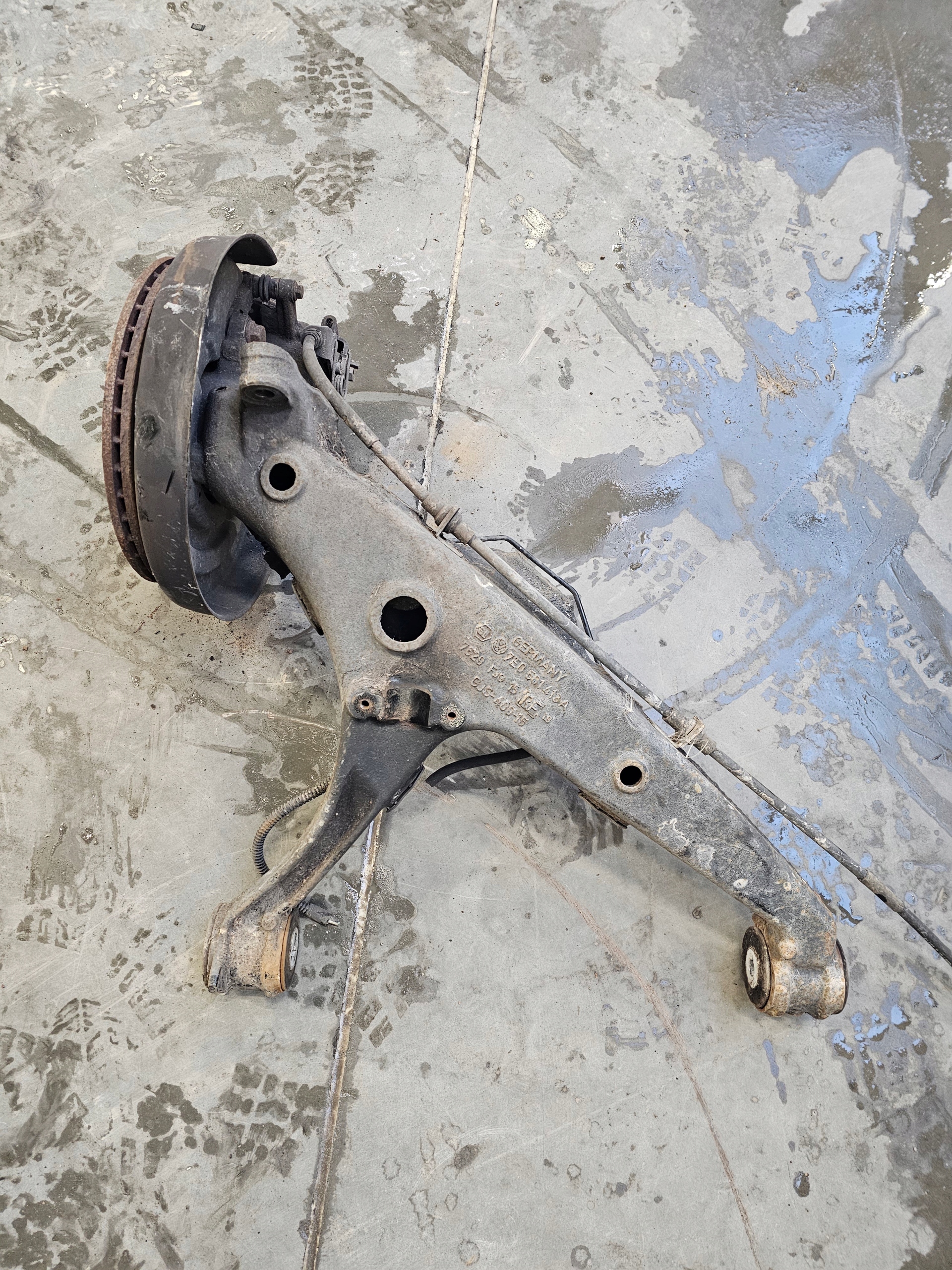 arm swing left rear part Vw Transporter T6 2.0 TDi 7E0501413A
