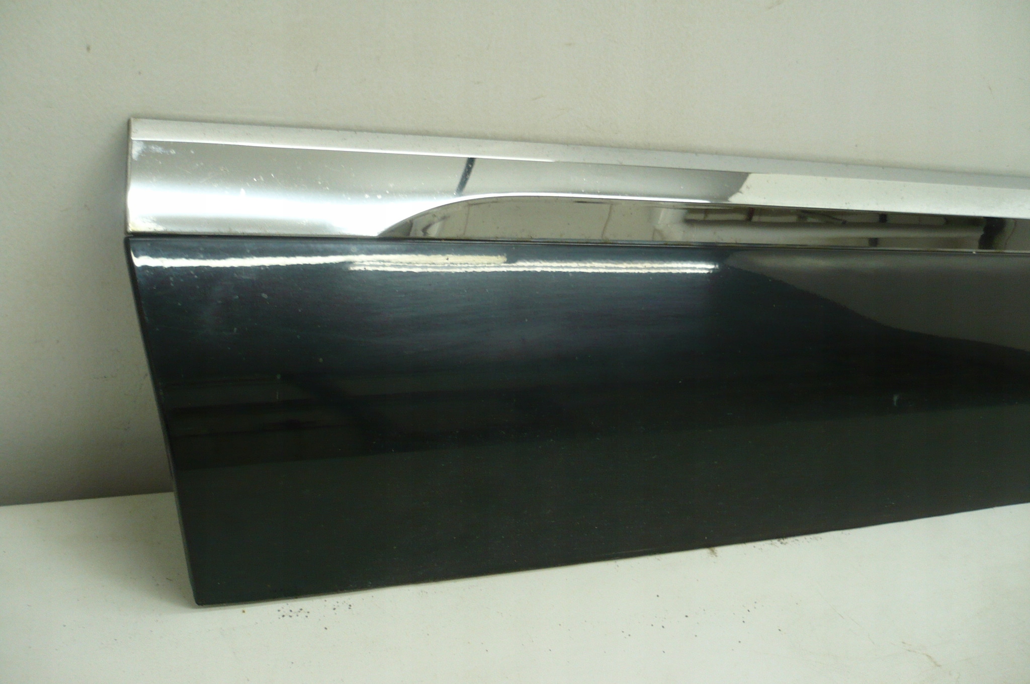 VW TOUAREG II 7P6 10-> moulding door left front original