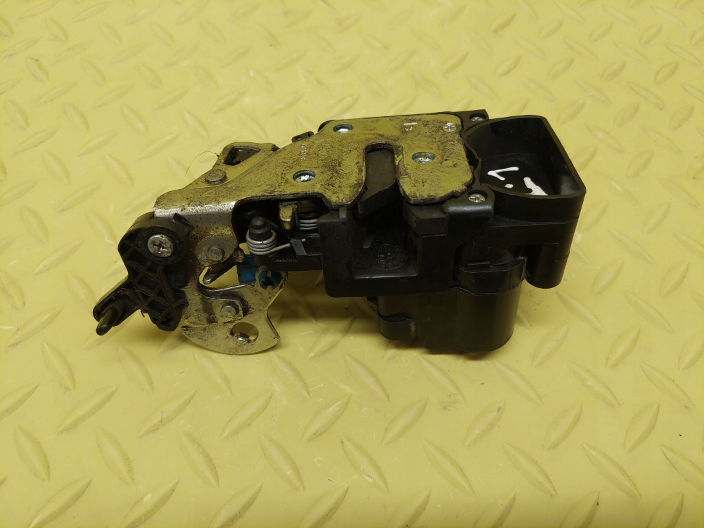 CHEVROLET LACETTI and sedan lock door left rear part