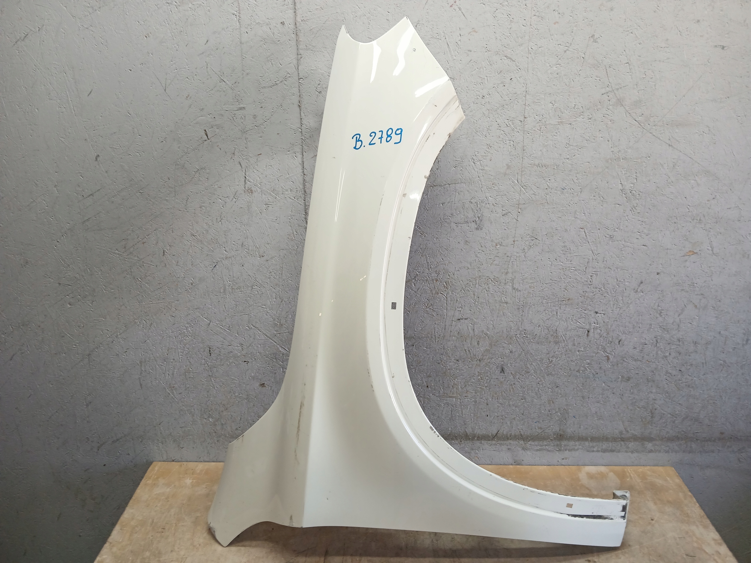 fender front right MERCEDES GLA W156
