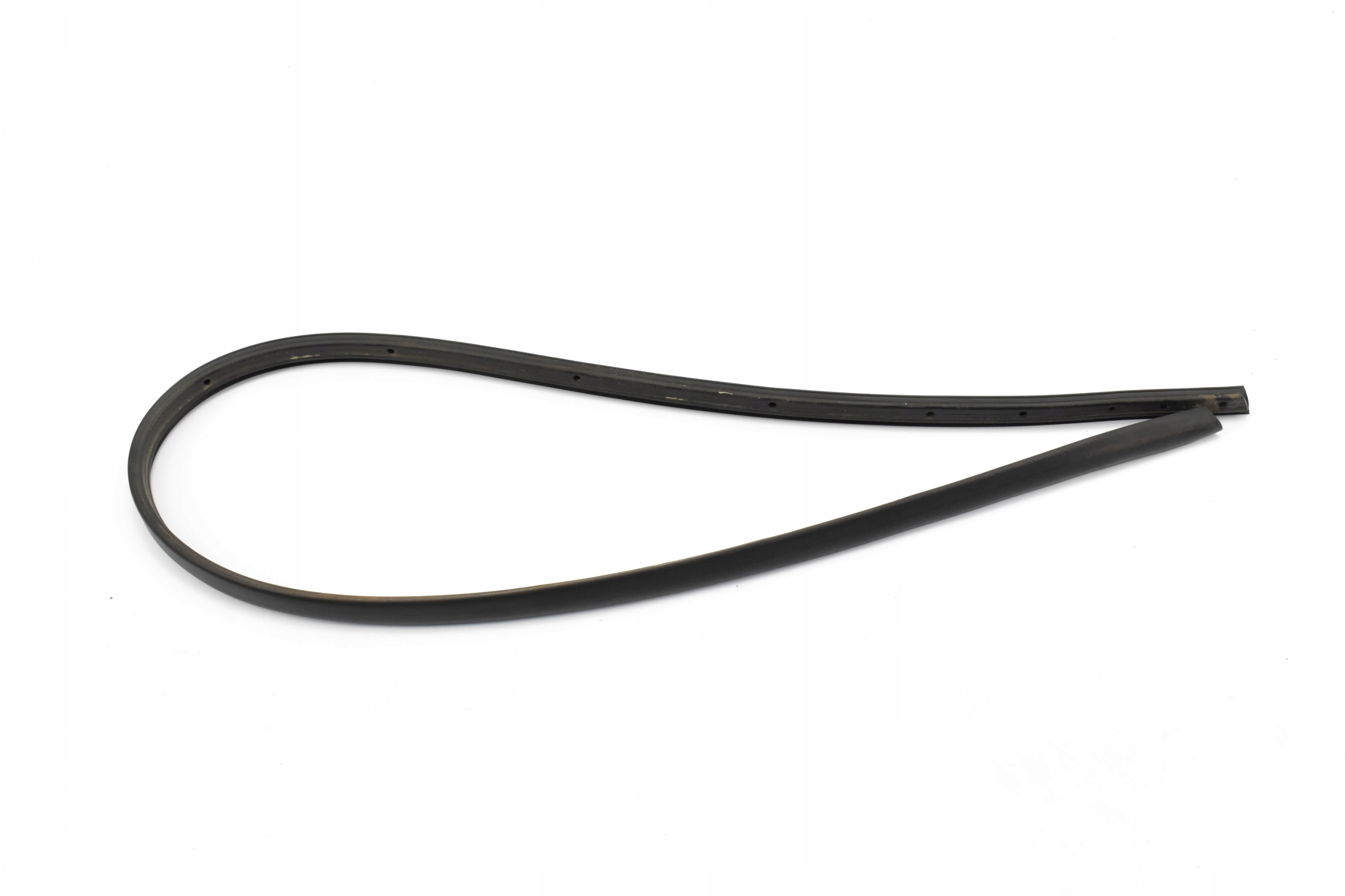 USZCZELKA ZDERZAKA PRZEDNIEGO 86357-J7000 KIA CEED III PROCEED