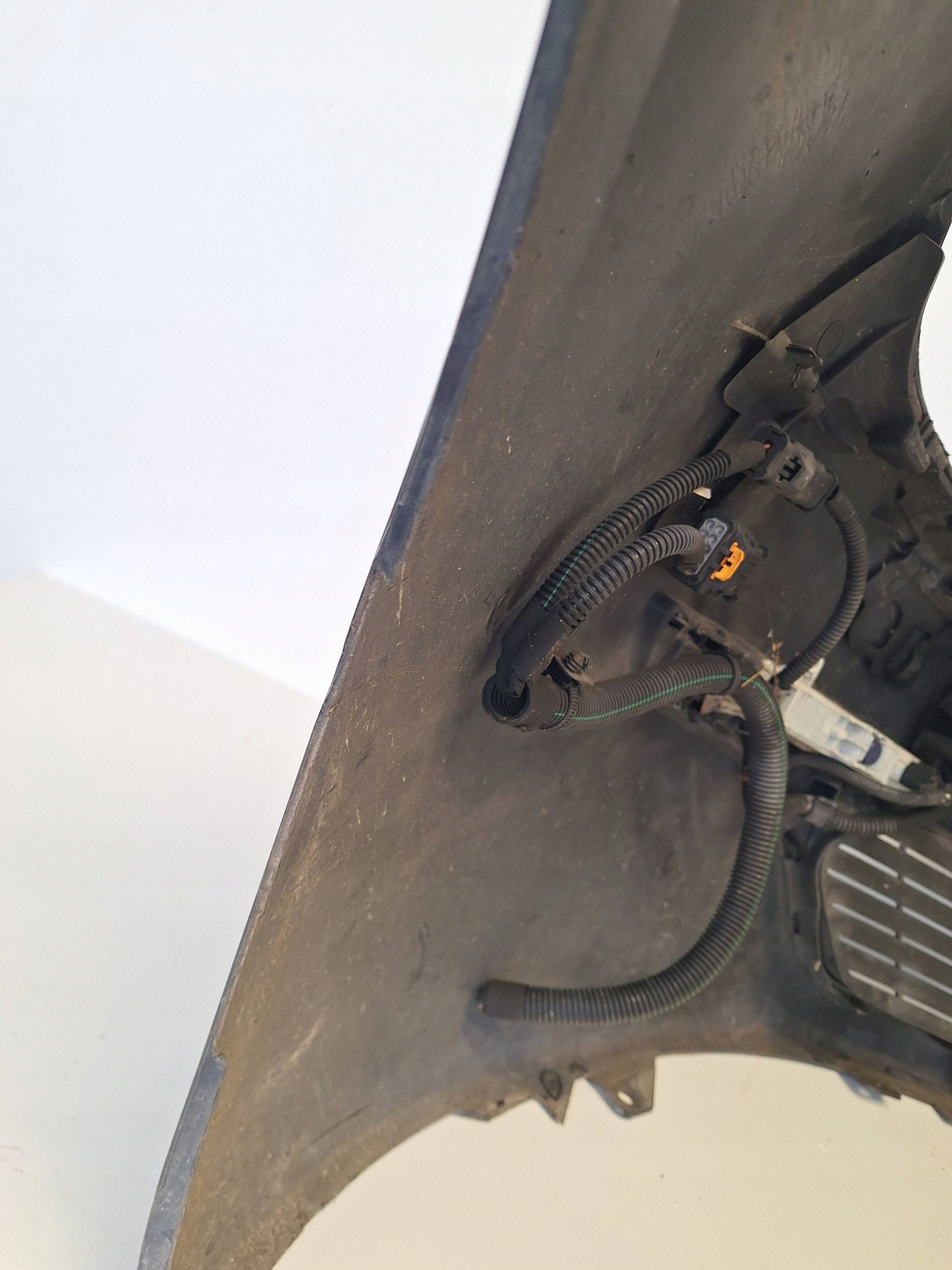 PEUGEOT 308 T9 13-17 bumper + LED