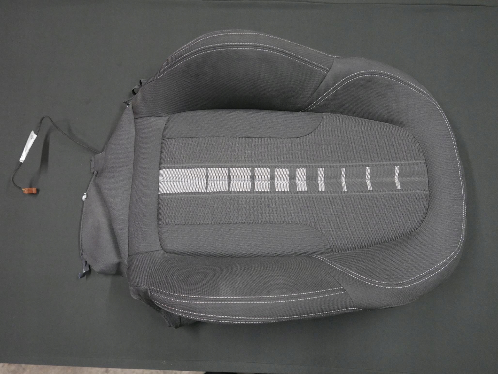 BMW F39 F48 СПИНКА СИДІННЯ ПРАВИЙ ПЕРЕД НАГРІВАЄТЬСЯ