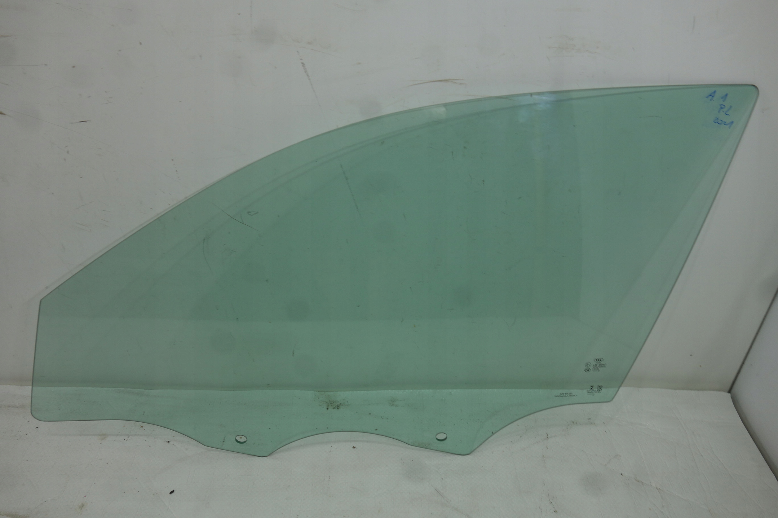 СТЕКЛО ДВЕРИ ПЕРЕД ЛЕВА AUDI A1 II ГОРОДСКОЙ РЕЗЧИК2a 18-232g845201