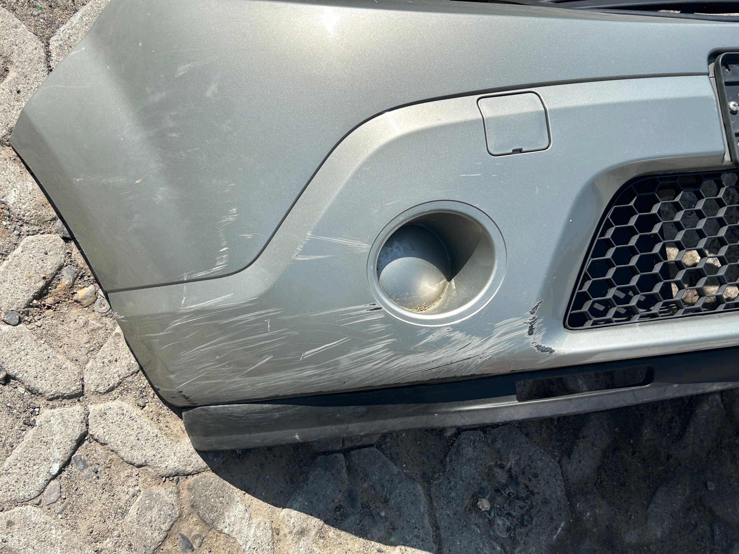 DACIA SANDERO and bumper front front complete