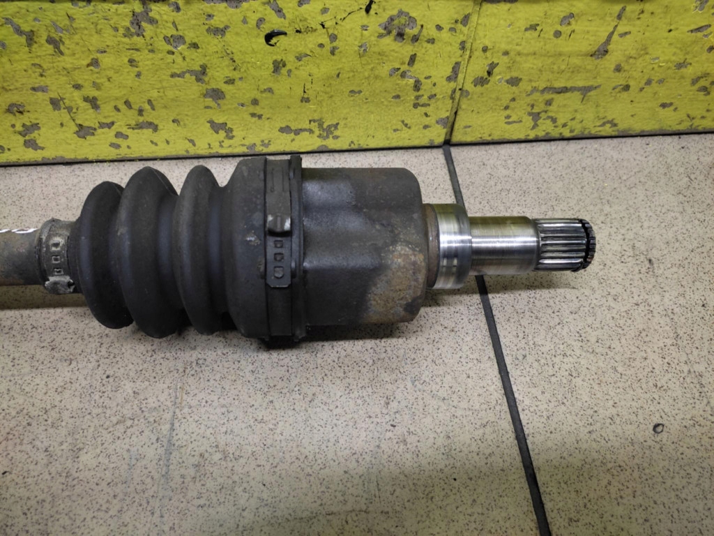 FORD FIESTA MK7 1.4 D semi-axis left front