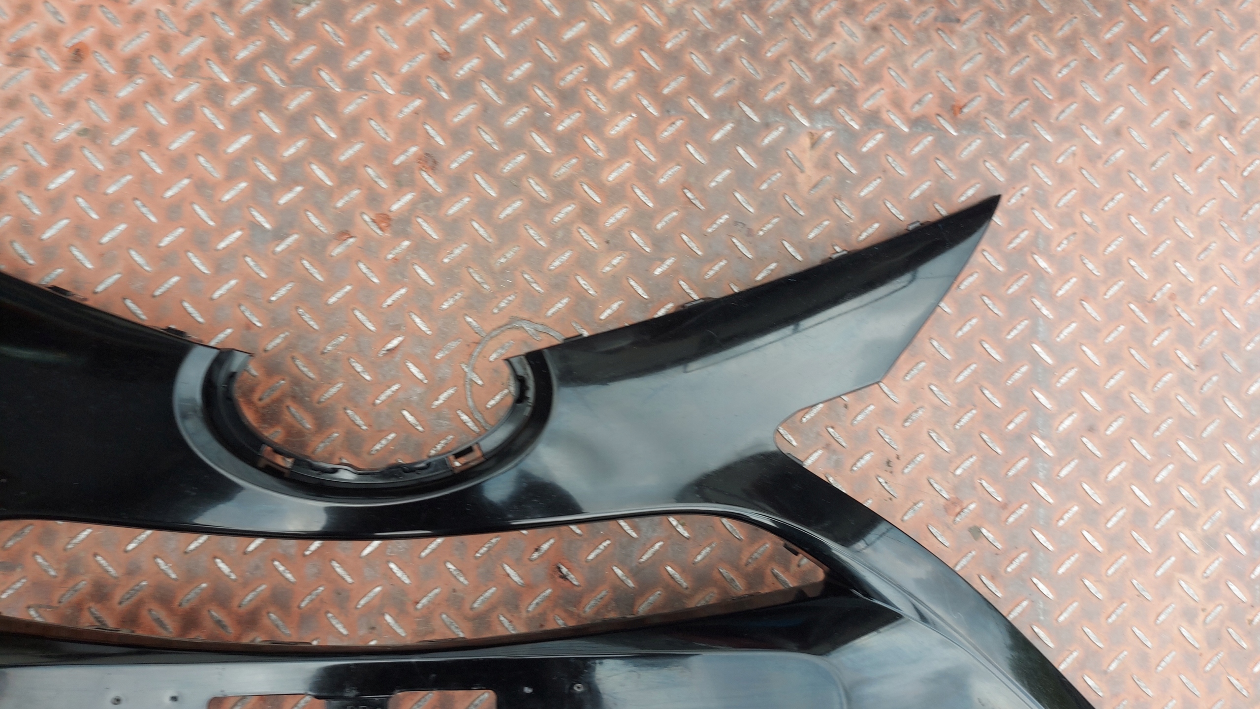 grid of a bumper central lower front front TOYOTA AYGO II 14