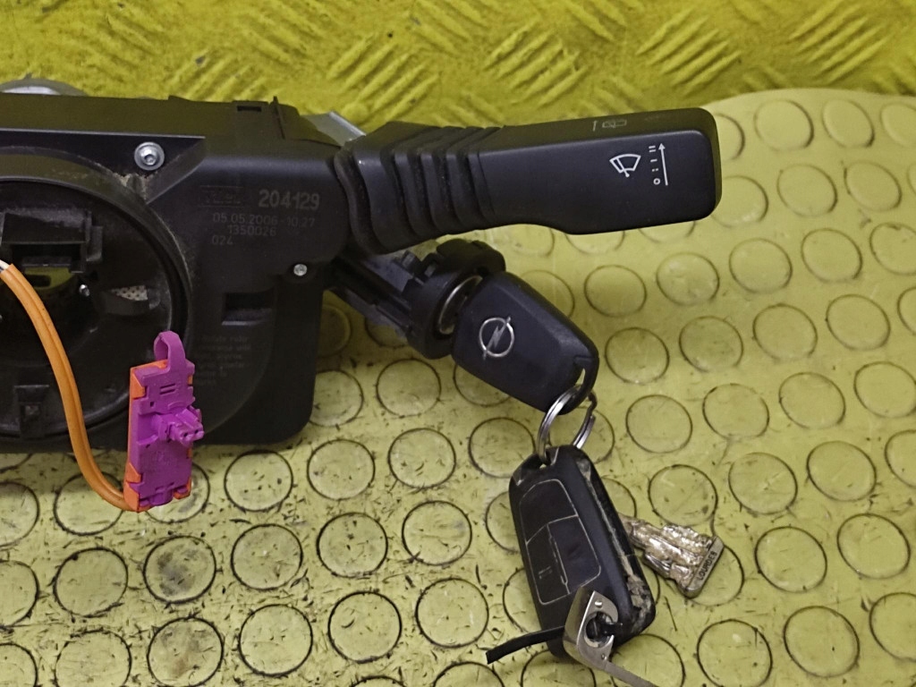 OPEL ASTRA H steering wheel levers and controls ignition 13236788