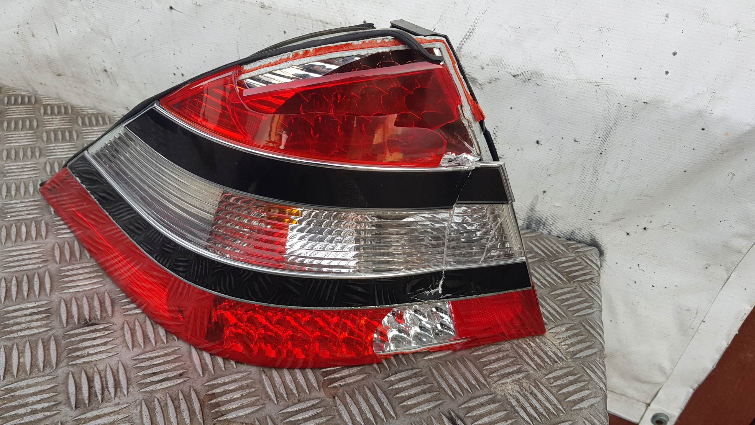 MERCEDES W220 Licht rechts heck EAGLE EYES LED